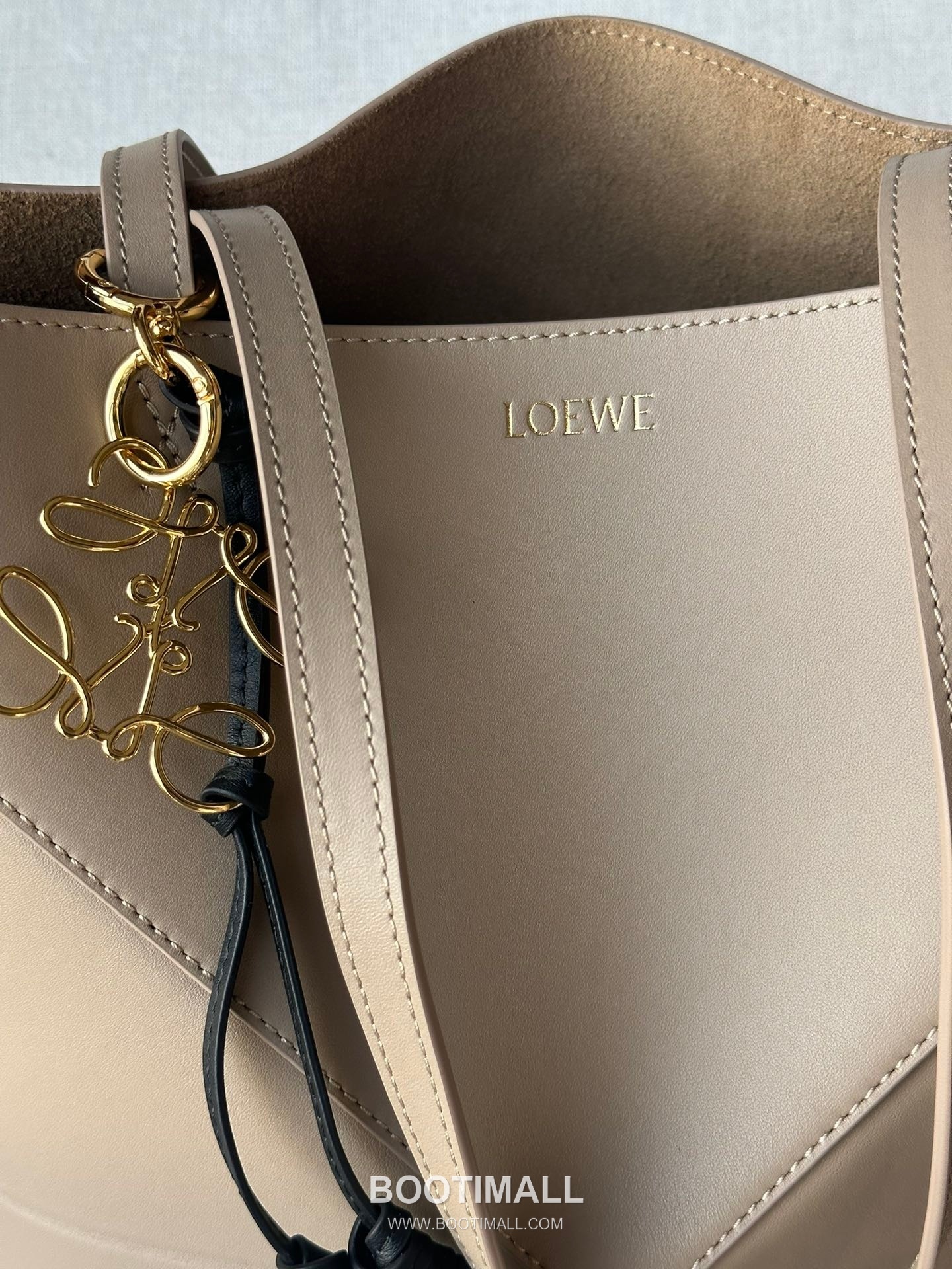 Loewe Puzzle Fold Glossy Calfskin Leather Small Tote Bag 1762 로에베 퍼즐 폴드 글로시 카프스킨 스몰 토트백 31.5cm 2