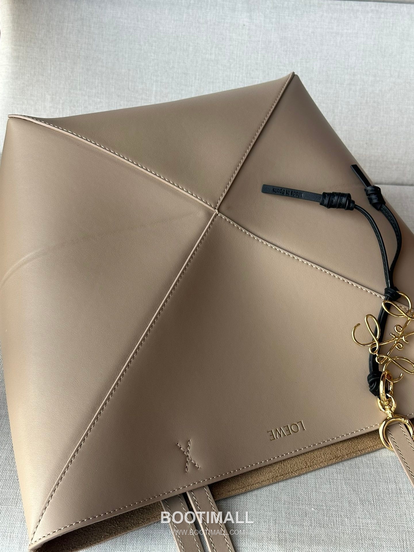 Loewe Puzzle Fold Glossy Calfskin Leather Small Tote Bag 1762 로에베 퍼즐 폴드 글로시 카프스킨 스몰 토트백 31.5cm 5