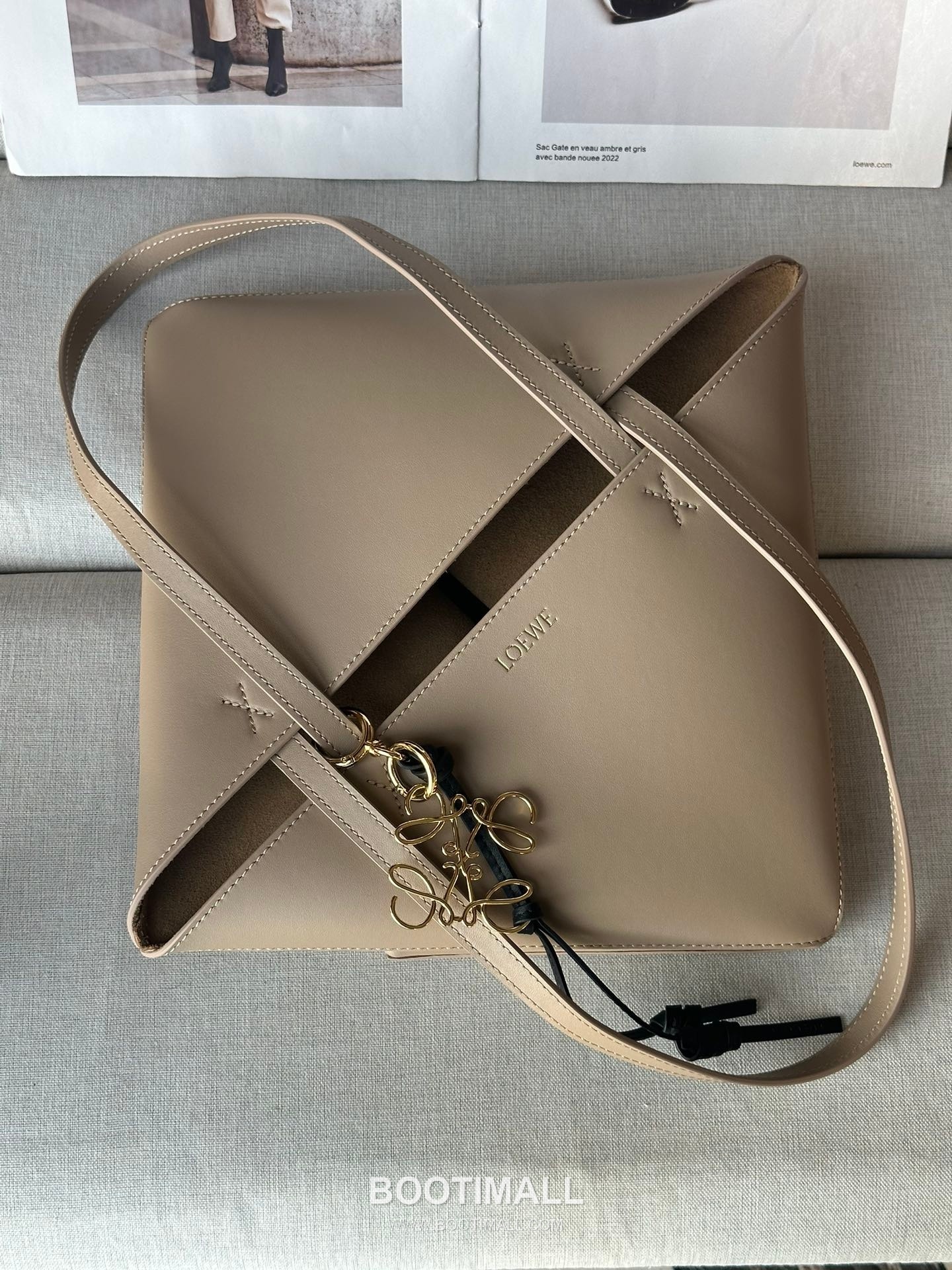 Loewe Puzzle Fold Glossy Calfskin Leather Small Tote Bag 1762 로에베 퍼즐 폴드 글로시 카프스킨 스몰 토트백 31.5cm 8