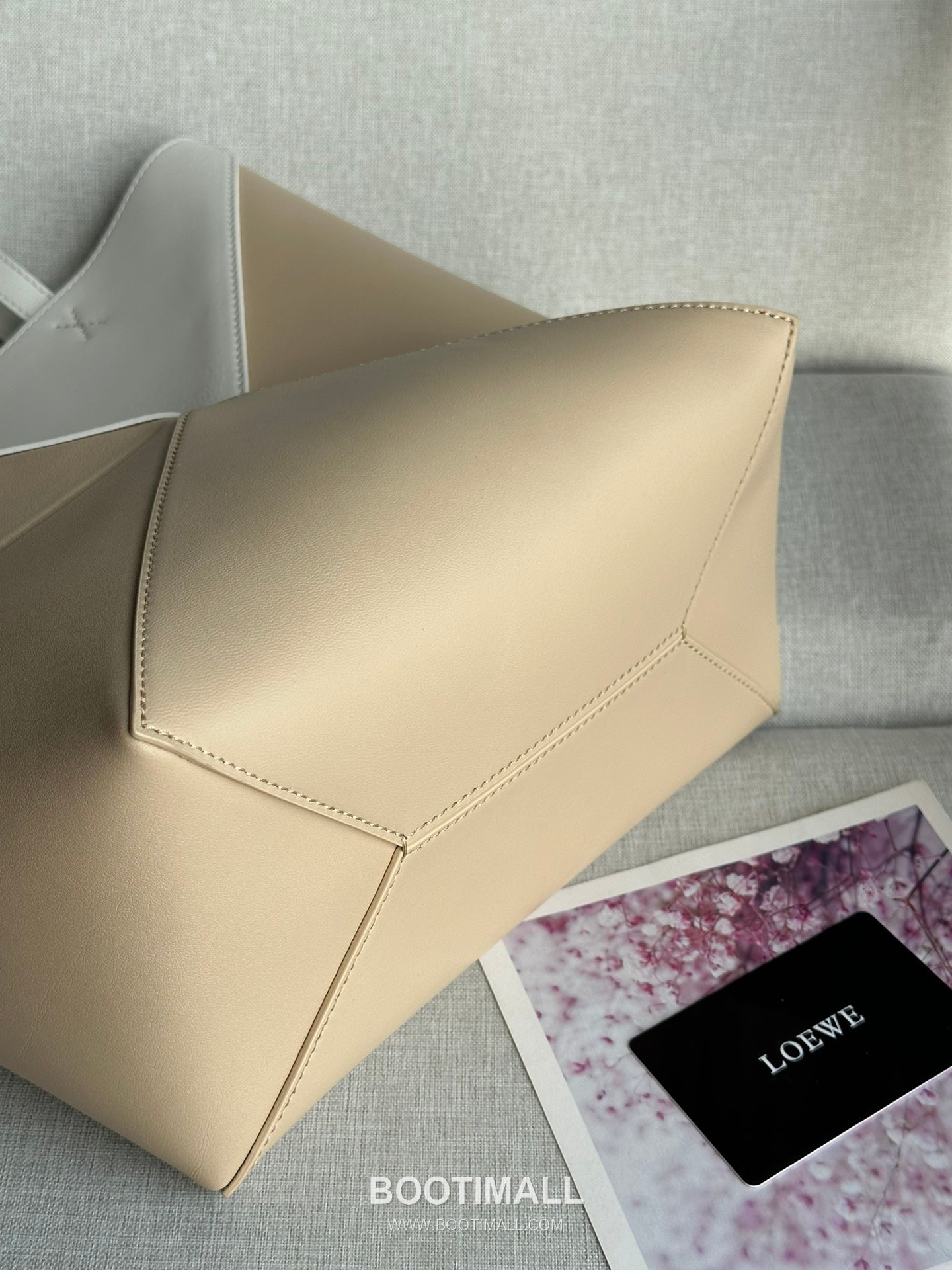 Loewe Puzzle Fold Glossy Calfskin Leather Small Tote Bag 1762 로에베 퍼즐 폴드 글로시 카프스킨 스몰 토트백 31.5cm 7