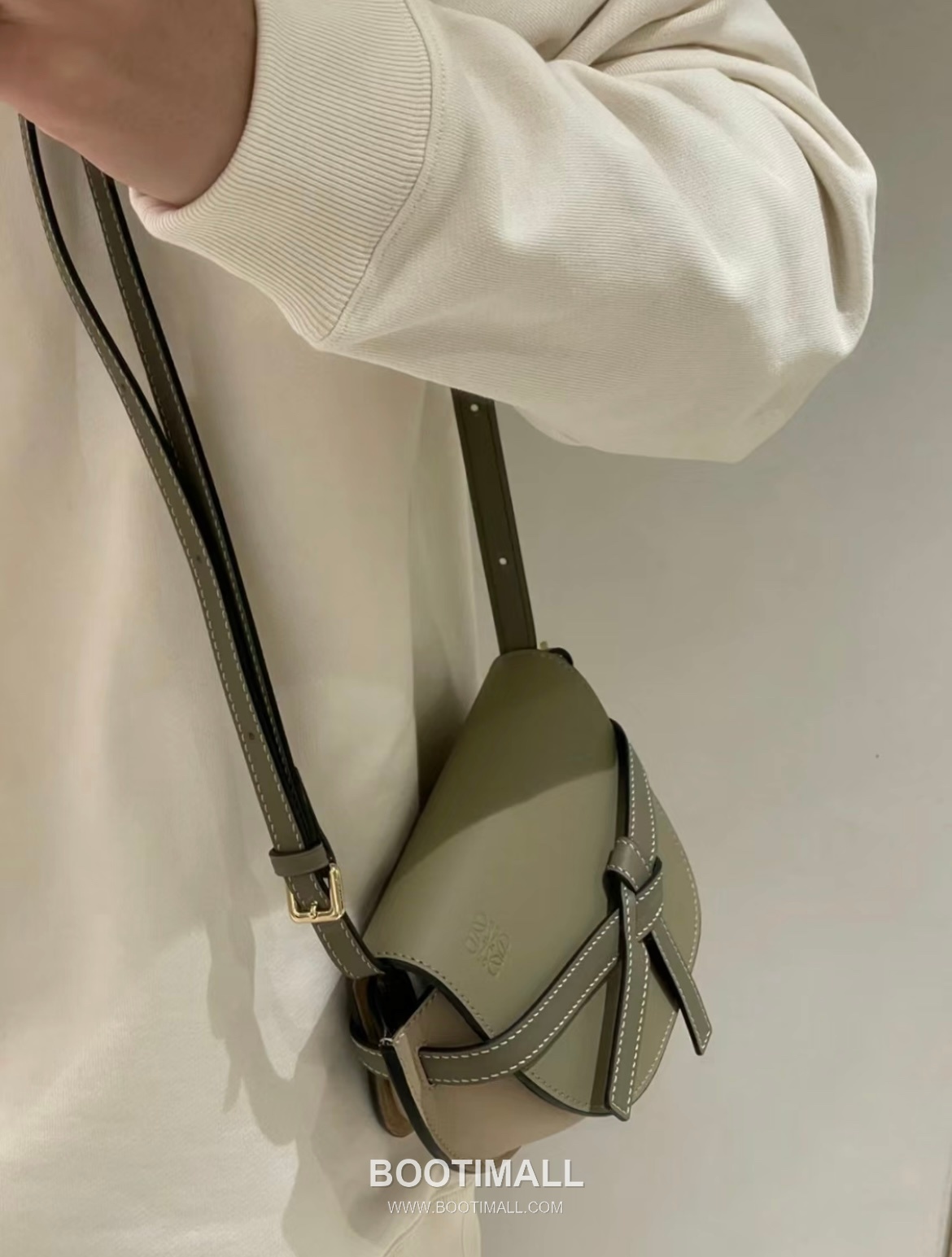 Loewe Mini Gate Dual Calfskin Leather Shoulder Bag 품번 확인 필요 로에베 미니 게이트 듀얼 카프스킨 숄더 크로스백 21cm 16