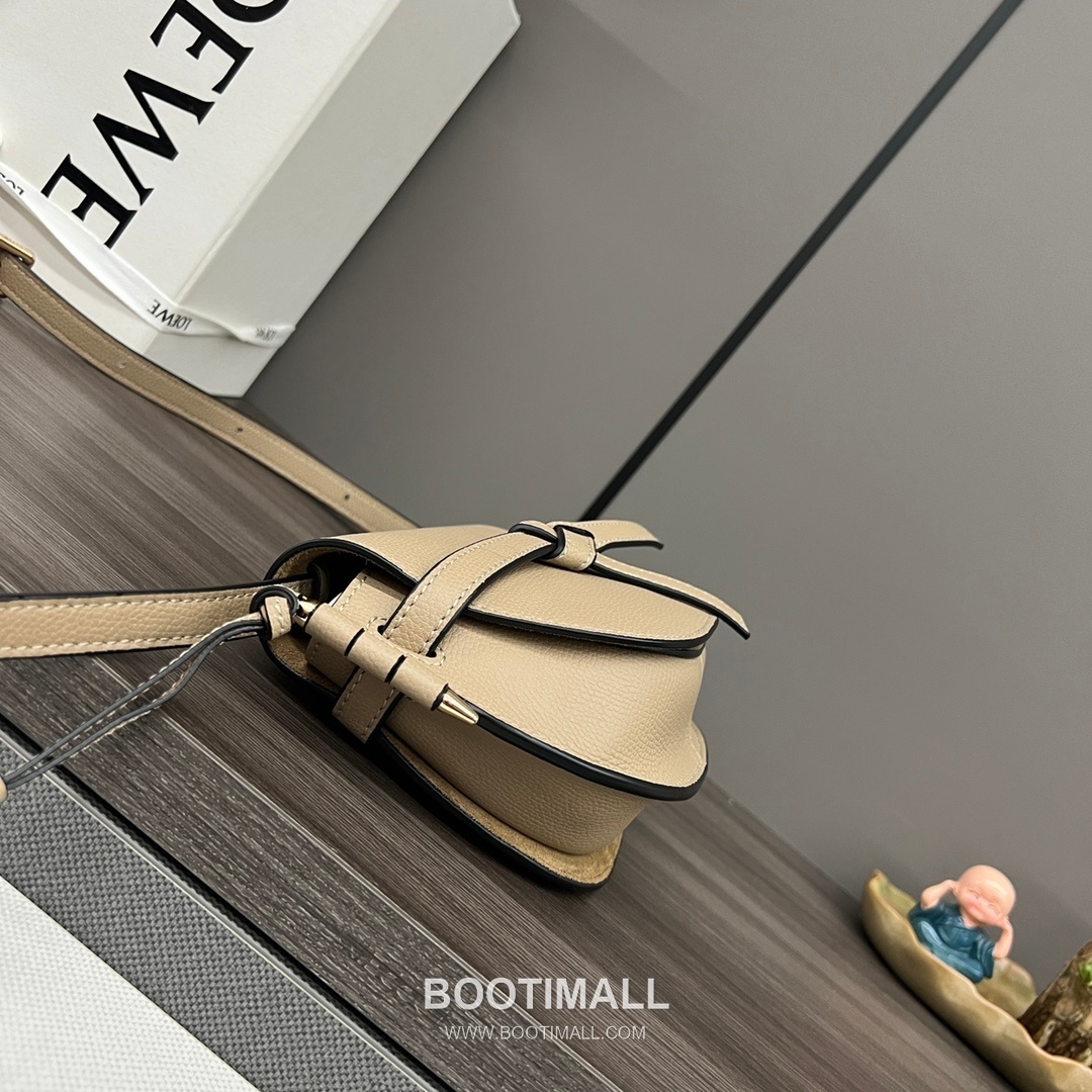 Loewe Mini Gate Dual Pebbled Calfskin Leather Shoulder Bag 89020 로에베 미니 게이트 듀얼 페블드 카프스킨 숄더 크로스백 21cm 2