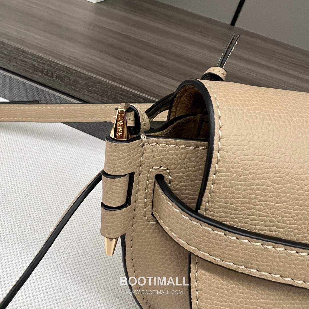 Loewe Mini Gate Dual Pebbled Calfskin Leather Shoulder Bag 89020 로에베 미니 게이트 듀얼 페블드 카프스킨 숄더 크로스백 21cm 6