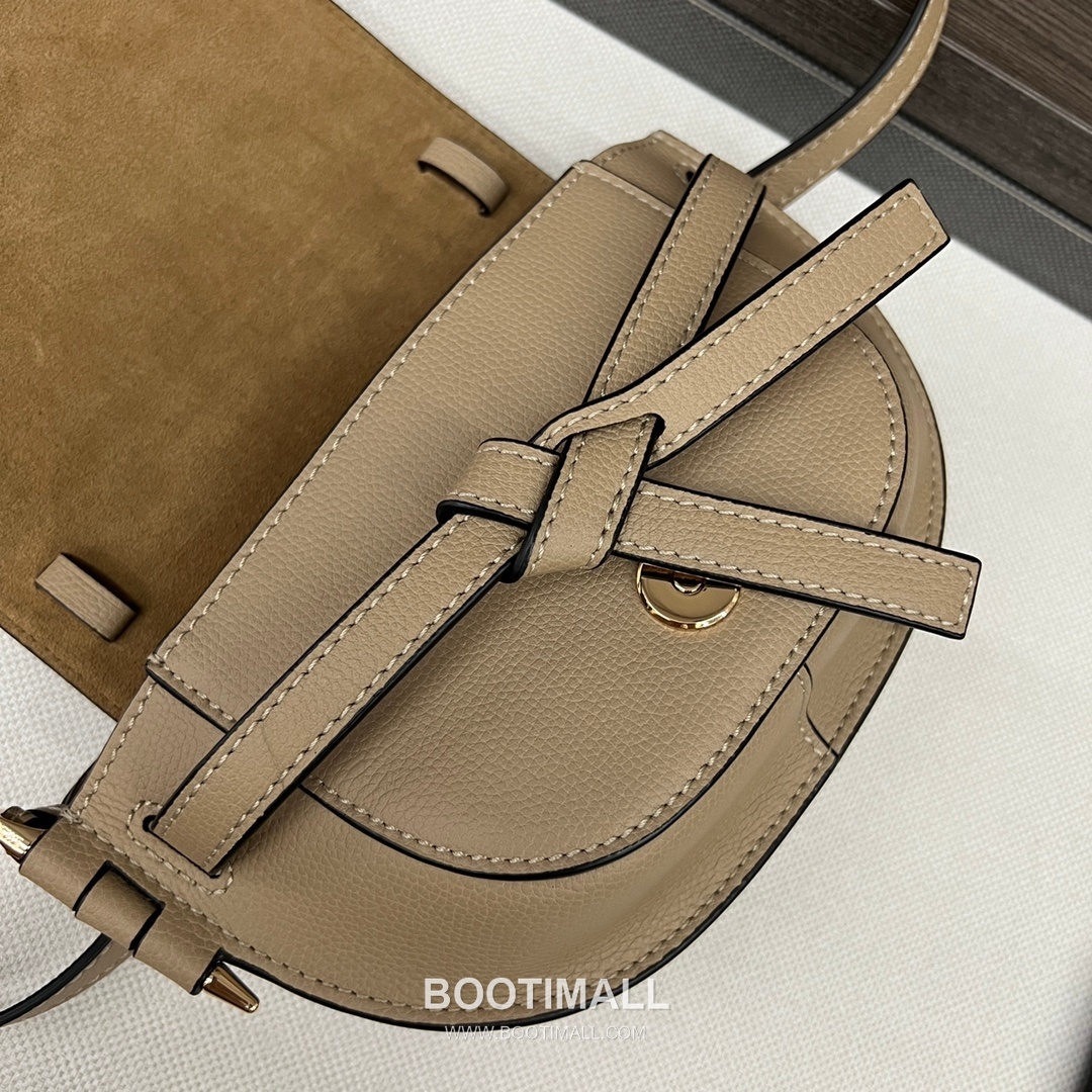 Loewe Mini Gate Dual Pebbled Calfskin Leather Shoulder Bag 89020 로에베 미니 게이트 듀얼 페블드 카프스킨 숄더 크로스백 21cm 7