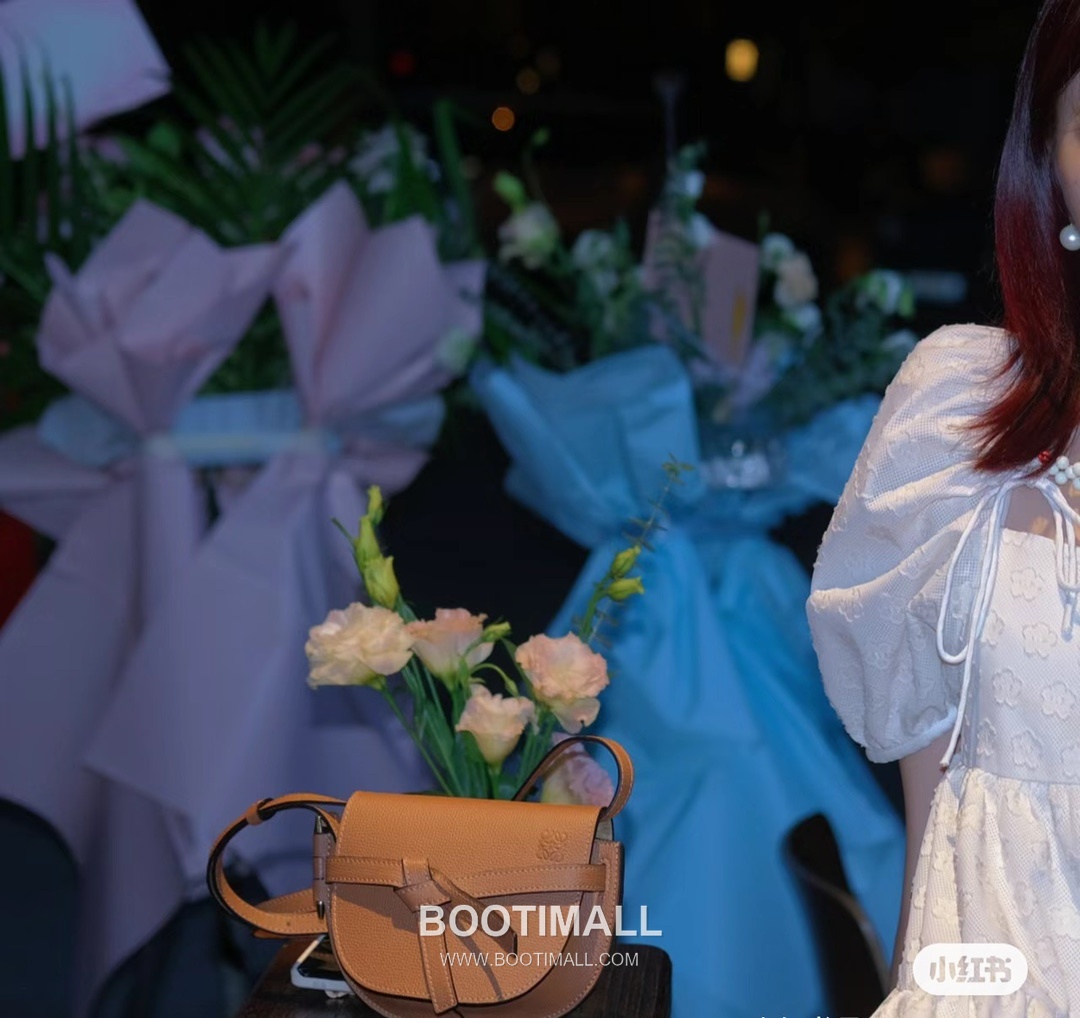 Loewe Mini Gate Dual Pebbled Calfskin Leather Shoulder Bag 89020 로에베 미니 게이트 듀얼 페블드 카프스킨 숄더 크로스백 21cm 6