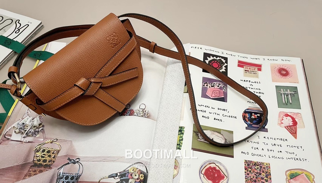 Loewe Mini Gate Dual Pebbled Calfskin Leather Shoulder Bag 89020 로에베 미니 게이트 듀얼 페블드 카프스킨 숄더 크로스백 21cm 9