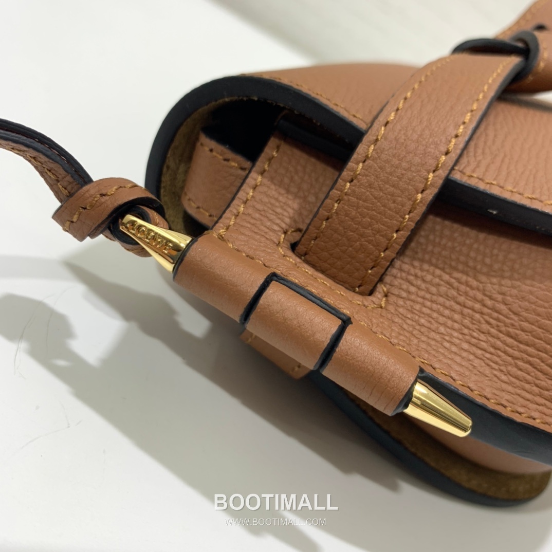 Loewe Mini Gate Dual Pebbled Calfskin Leather Shoulder Bag 89020 로에베 미니 게이트 듀얼 페블드 카프스킨 숄더 크로스백 21cm 15