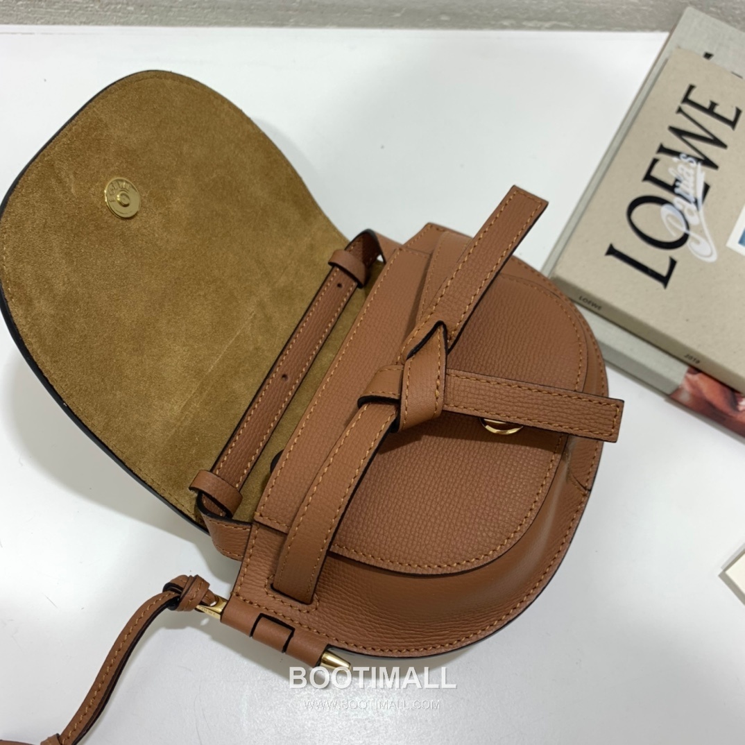 Loewe Mini Gate Dual Pebbled Calfskin Leather Shoulder Bag 89020 로에베 미니 게이트 듀얼 페블드 카프스킨 숄더 크로스백 21cm 17