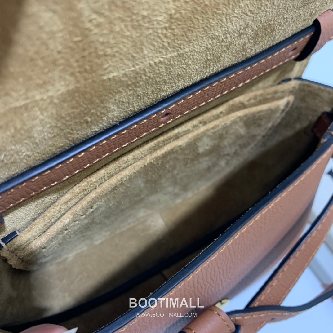 Loewe Mini Gate Dual Pebbled Calfskin Leather Shoulder Bag 89020 로에베 미니 게이트 듀얼 페블드 카프스킨 숄더 크로스백 21cm 18