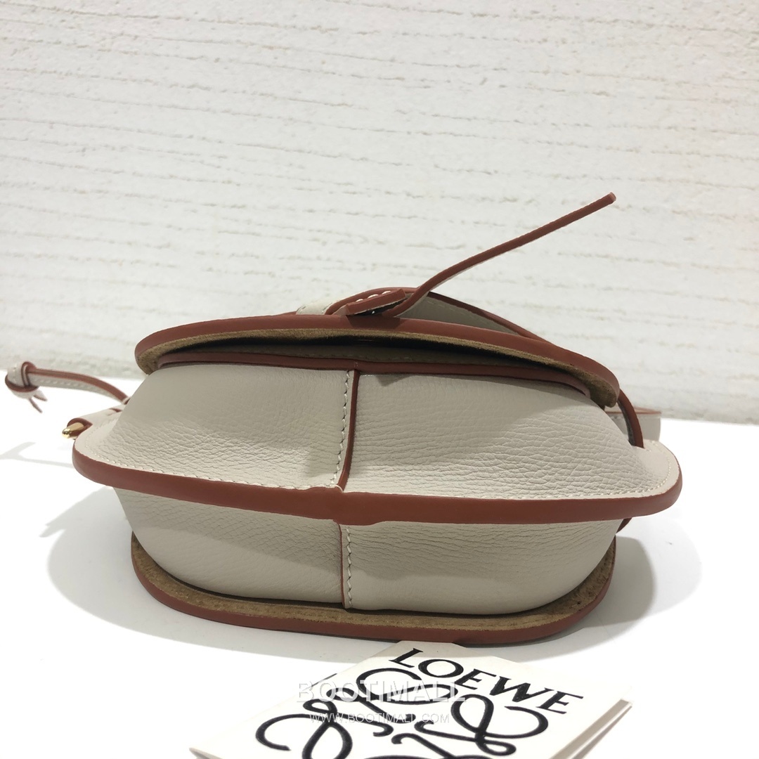 Loewe Mini Gate Dual Pebbled Calfskin Leather Shoulder Bag 89020 로에베 미니 게이트 듀얼 페블드 카프스킨 숄더 크로스백 21cm 12