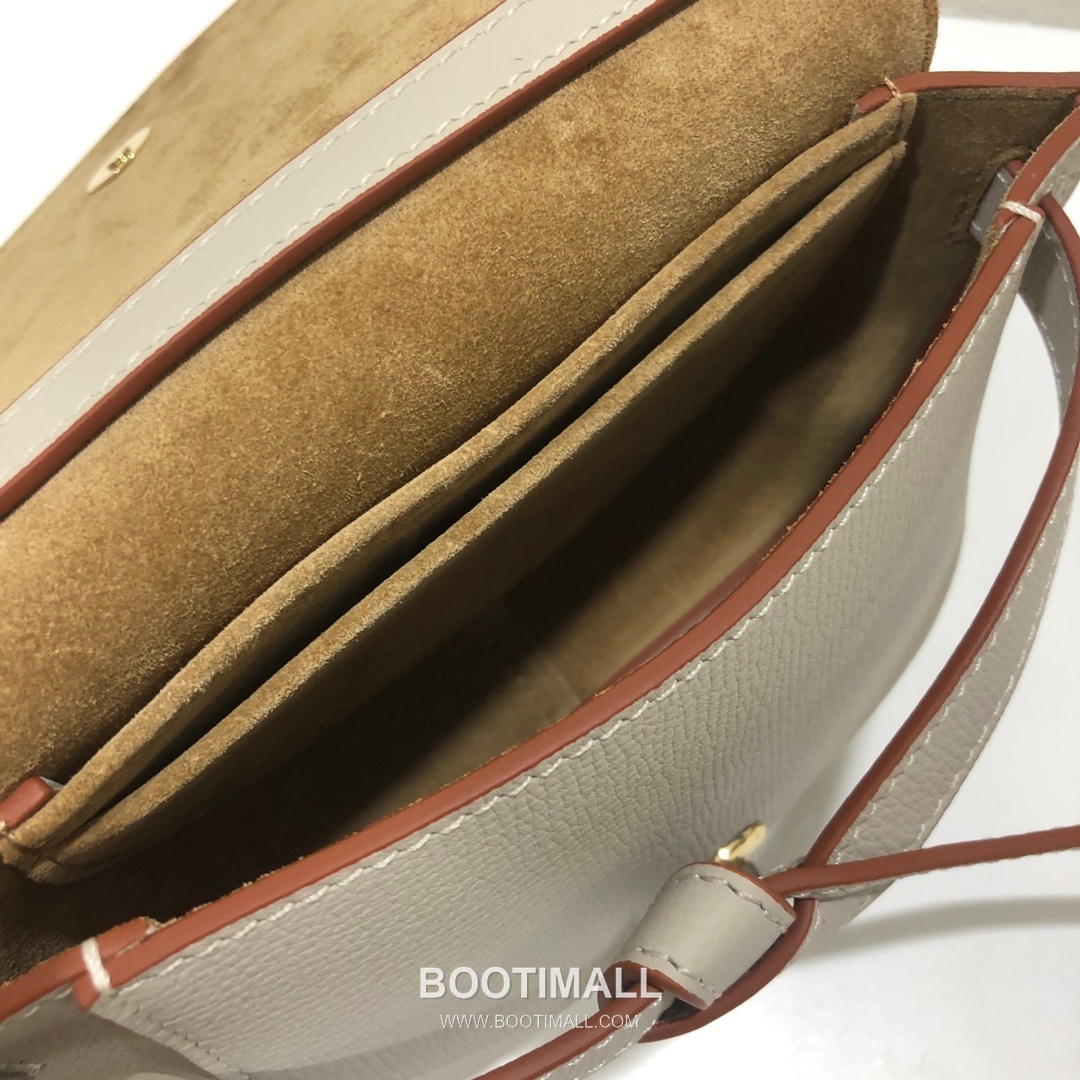 Loewe Mini Gate Dual Pebbled Calfskin Leather Shoulder Bag 89020 로에베 미니 게이트 듀얼 페블드 카프스킨 숄더 크로스백 21cm 15