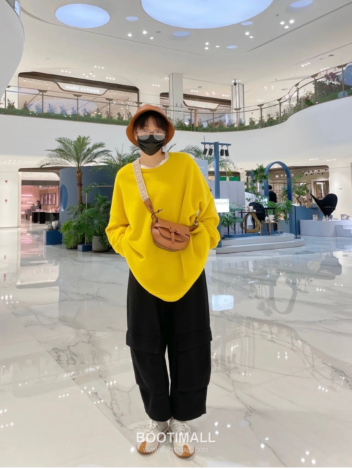 Loewe Mini Gate Dual Calfskin Leather Embroidered Strap Shoulder Bag 10121 로에베 미니 게이트 듀얼 카프스킨 자수 스트랩 숄더 크로스백 21cm 1