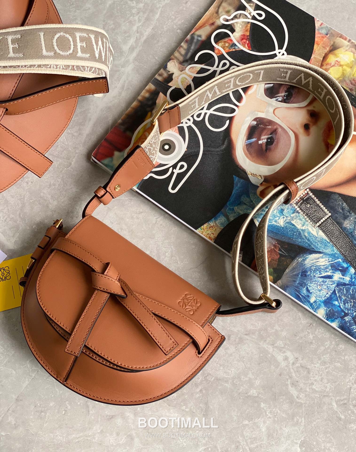 Loewe Mini Gate Dual Calfskin Leather Embroidered Strap Shoulder Bag 10121 로에베 미니 게이트 듀얼 카프스킨 자수 스트랩 숄더 크로스백 21cm 9