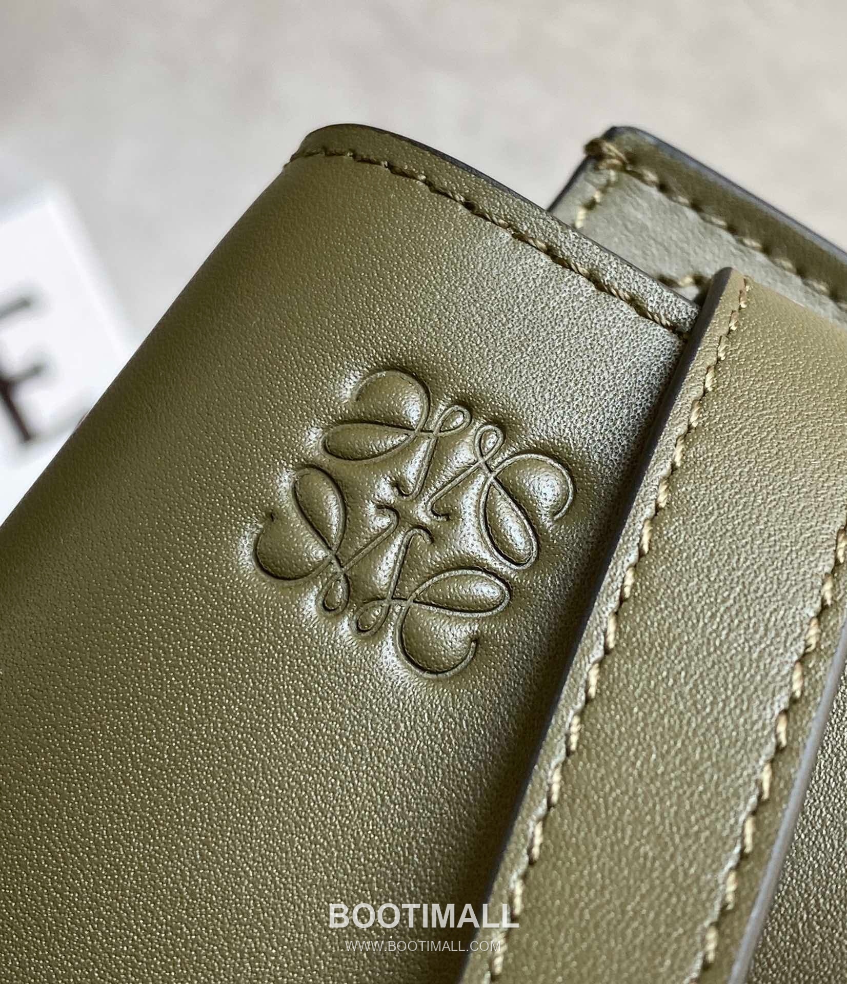 Loewe Mini Gate Dual Calfskin Leather Embroidered Strap Shoulder Bag 10121 로에베 미니 게이트 듀얼 카프스킨 자수 스트랩 숄더 크로스백 21cm 11