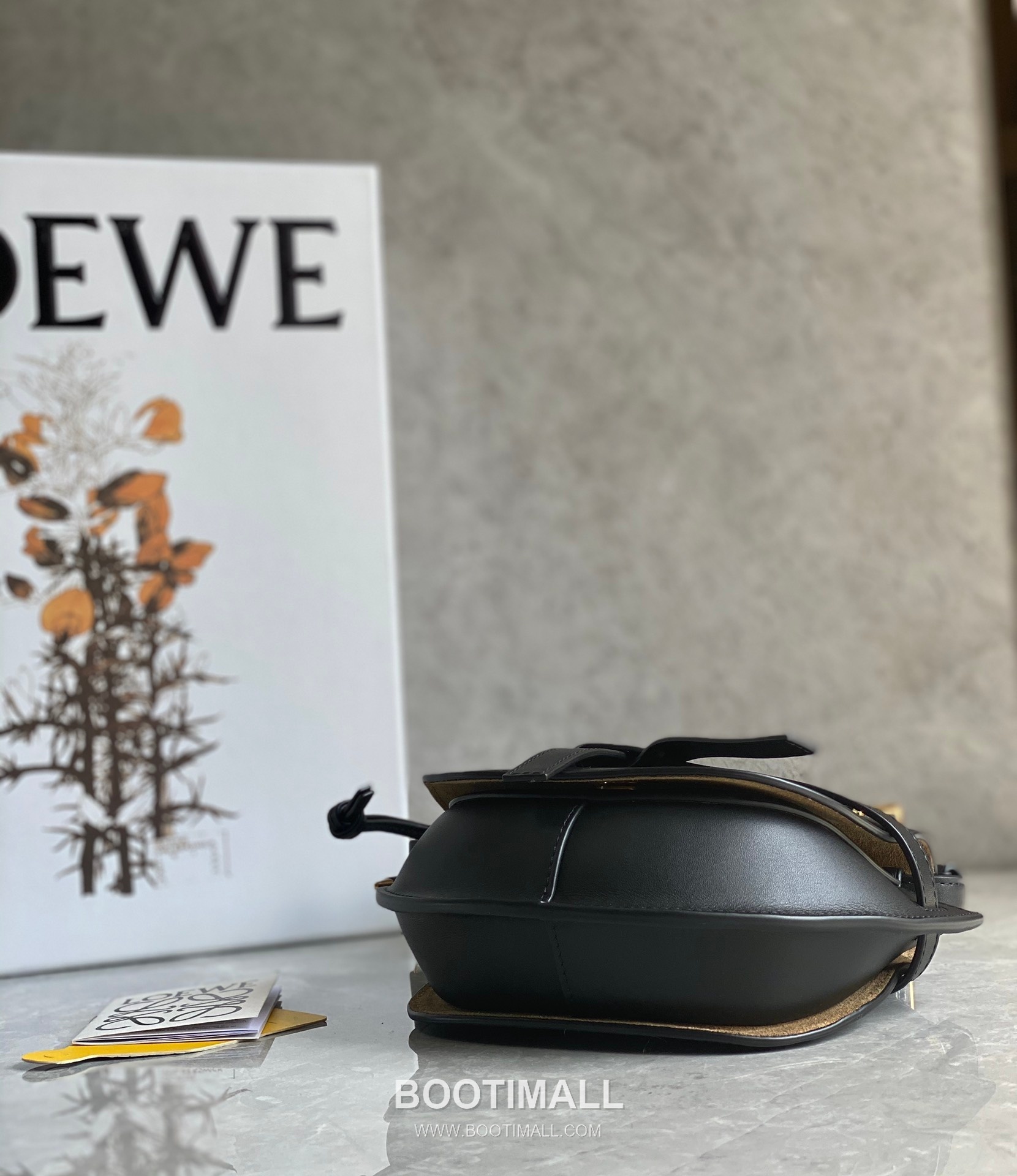 Loewe Mini Gate Dual Calfskin Leather Embroidered Strap Shoulder Bag 10121 로에베 미니 게이트 듀얼 카프스킨 자수 스트랩 숄더 크로스백 21cm 3