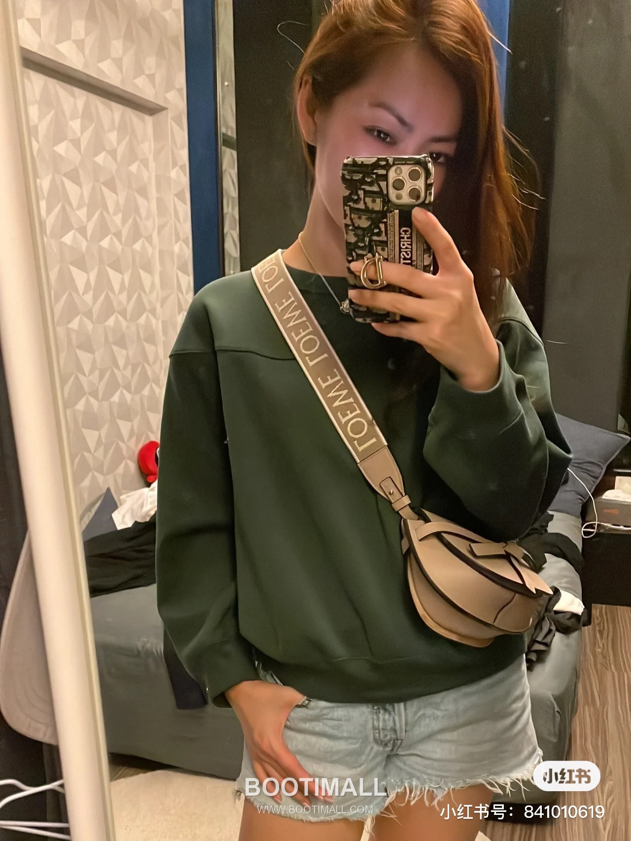 Loewe Mini Gate Dual Calfskin Leather Embroidered Strap Shoulder Bag 10121 로에베 미니 게이트 듀얼 카프스킨 자수 스트랩 숄더 크로스백 21cm 2