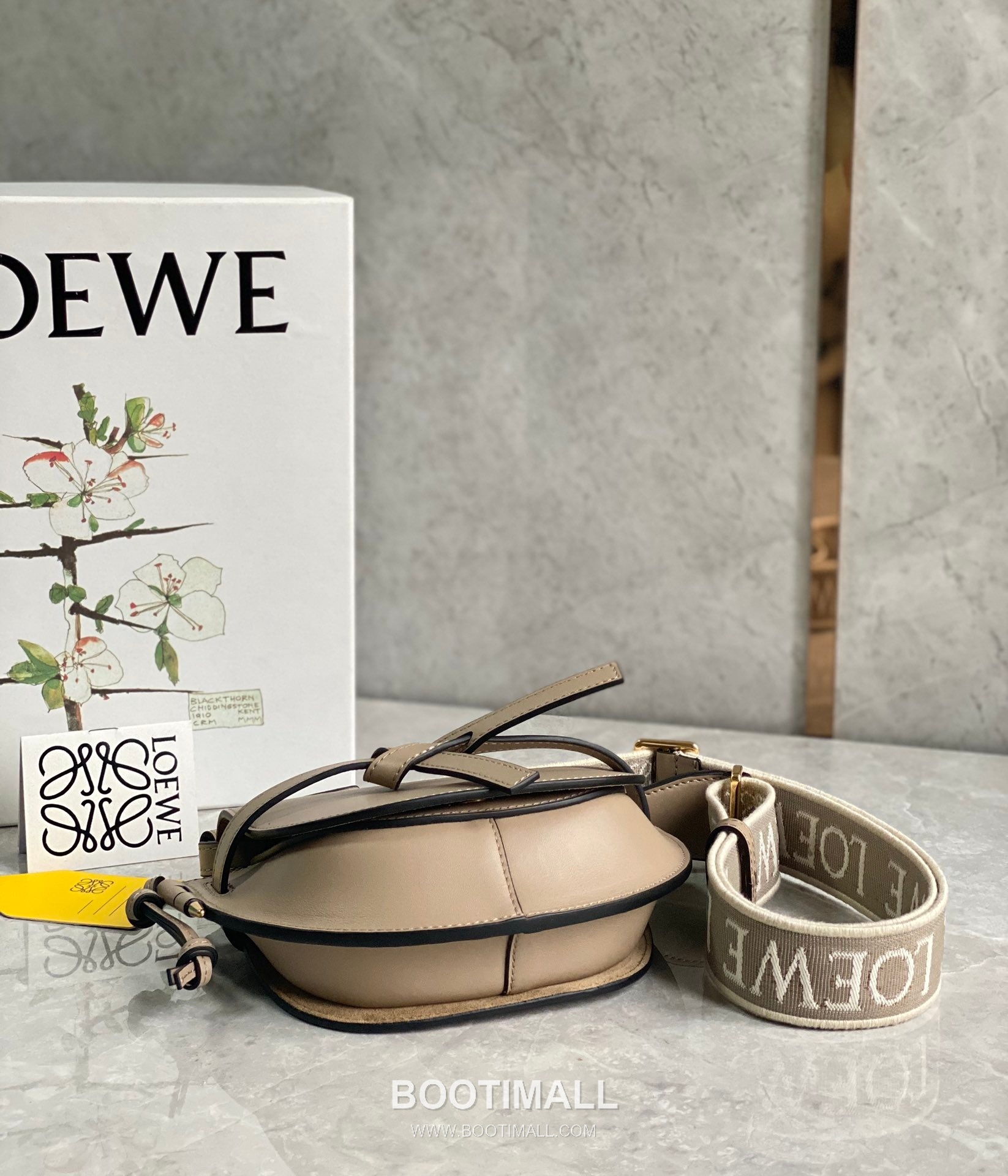 Loewe Mini Gate Dual Calfskin Leather Embroidered Strap Shoulder Bag 10121 로에베 미니 게이트 듀얼 카프스킨 자수 스트랩 숄더 크로스백 21cm 6