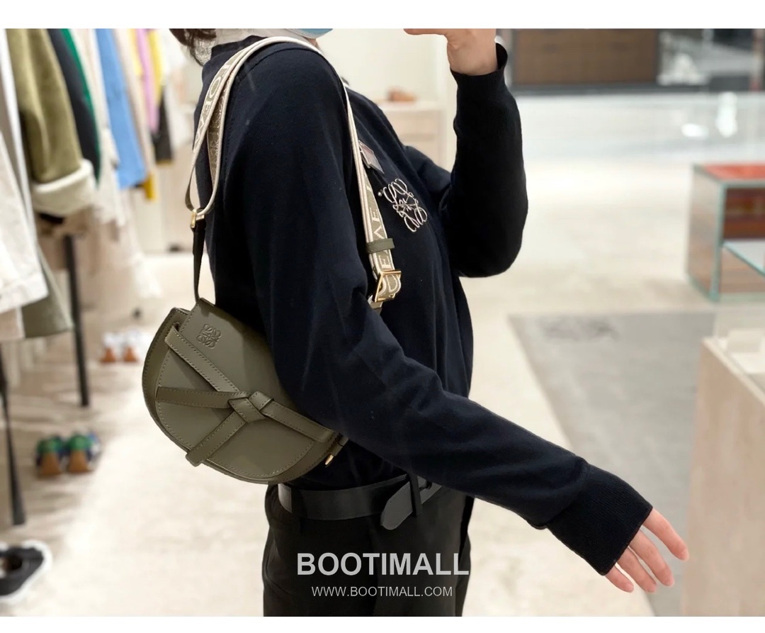 Loewe Mini Gate Dual Calfskin Leather Embroidered Strap Shoulder Bag 10121 로에베 미니 게이트 듀얼 카프스킨 자수 스트랩 숄더 크로스백 21cm 6