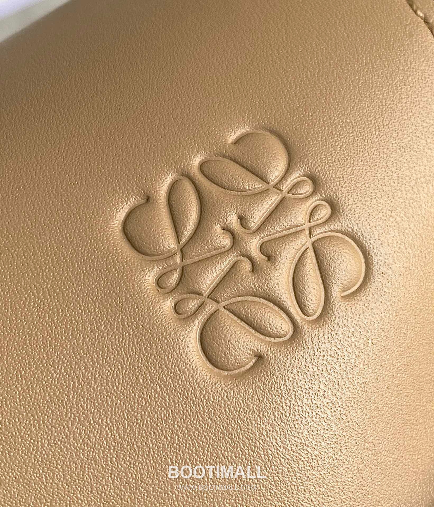 Loewe Gate Dual Calfskin Leather Embroidered Strap Shoulder Bag 10183 로에베 게이트 듀얼 카프스킨 자수 스트랩 숄더 크로스백 25cm 4