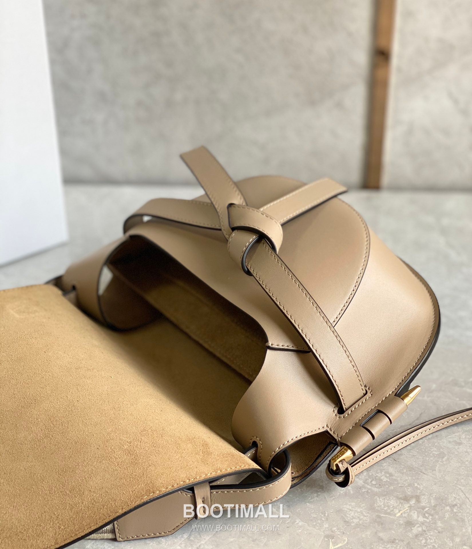 Loewe Gate Dual Calfskin Leather Embroidered Strap Shoulder Bag 10183 로에베 게이트 듀얼 카프스킨 자수 스트랩 숄더 크로스백 25cm 7