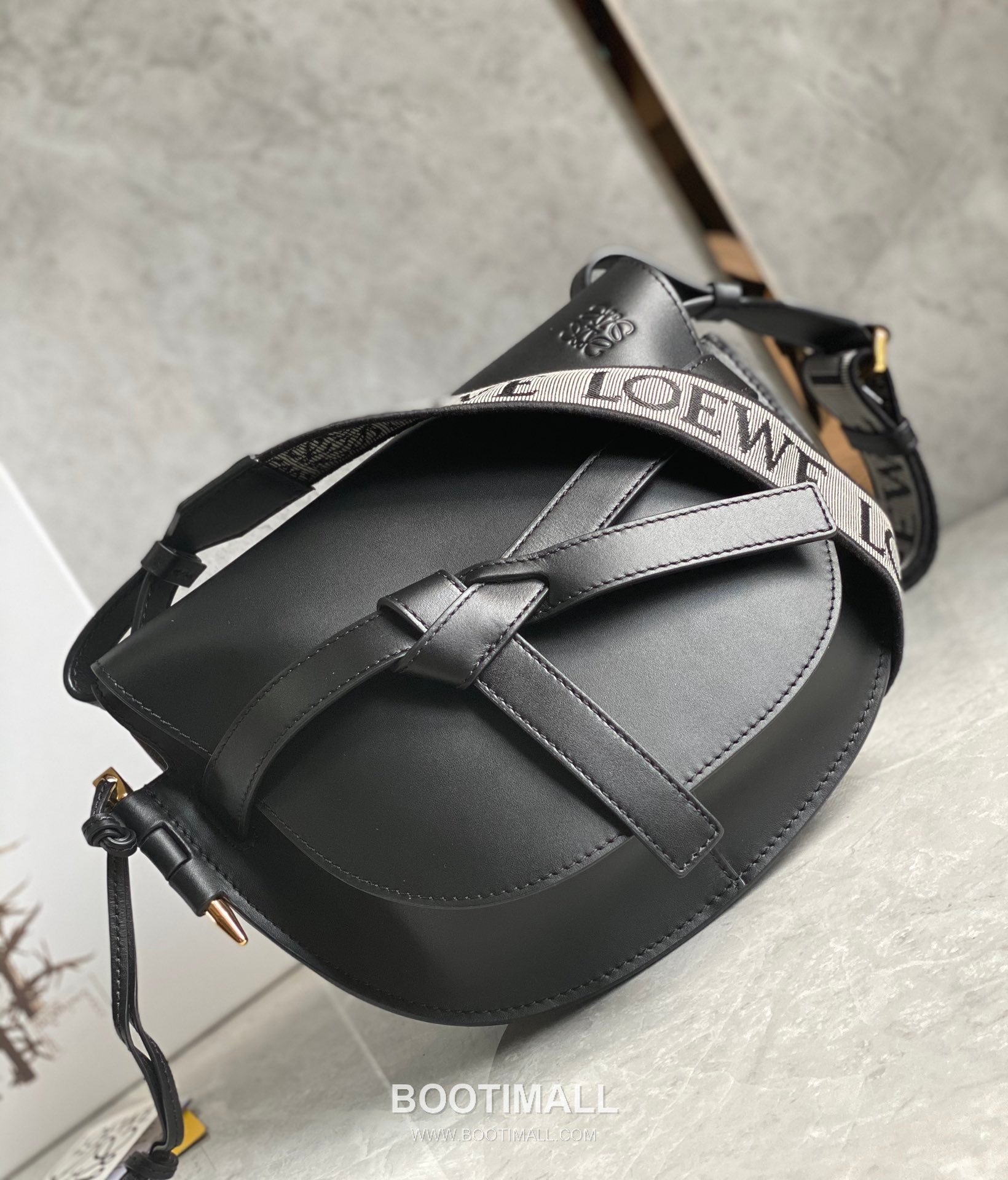 Loewe Gate Dual Calfskin Leather Embroidered Strap Shoulder Bag 10183 로에베 게이트 듀얼 카프스킨 자수 스트랩 숄더 크로스백 25cm 3