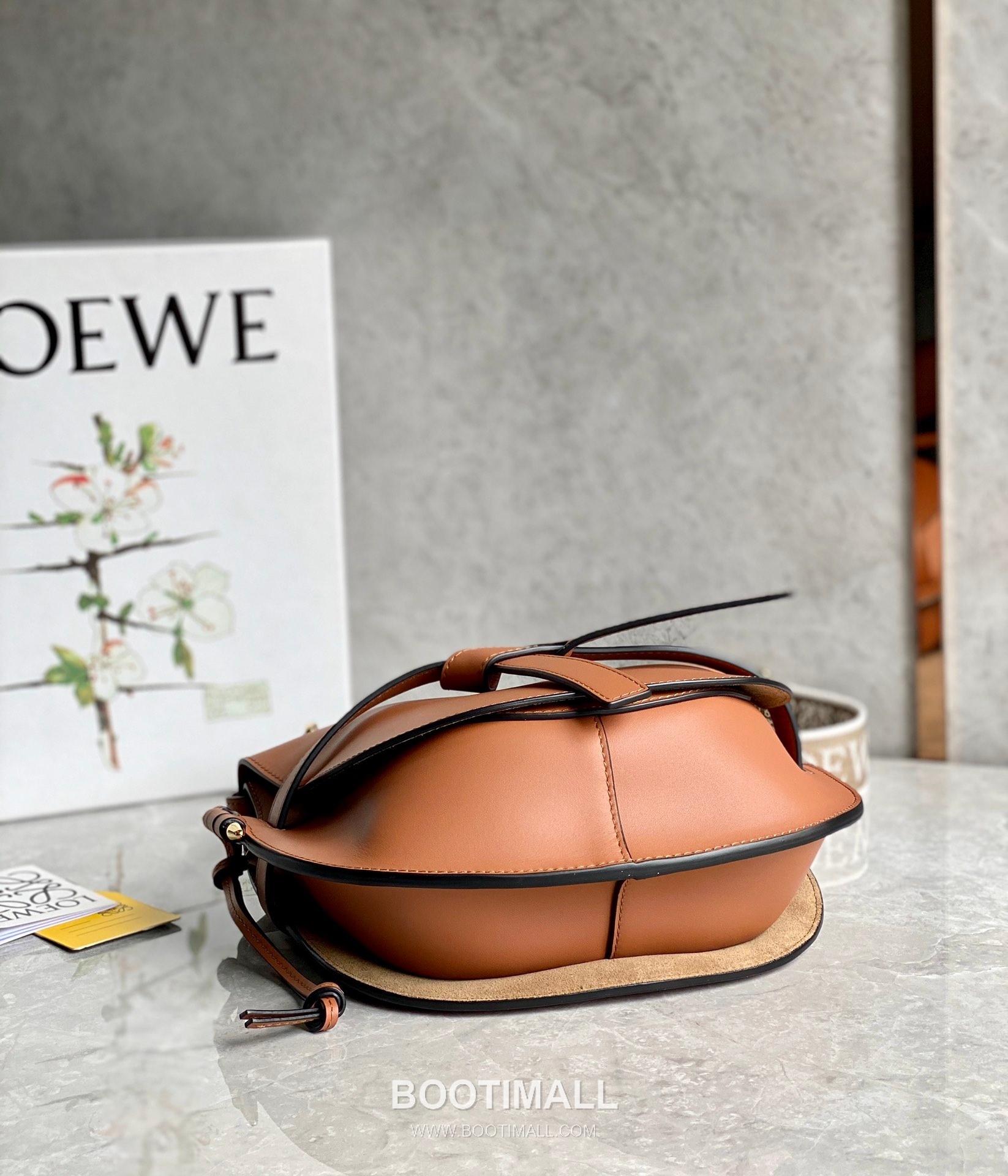 Loewe Gate Dual Calfskin Leather Embroidered Strap Shoulder Bag 10183 로에베 게이트 듀얼 카프스킨 자수 스트랩 숄더 크로스백 25cm 7