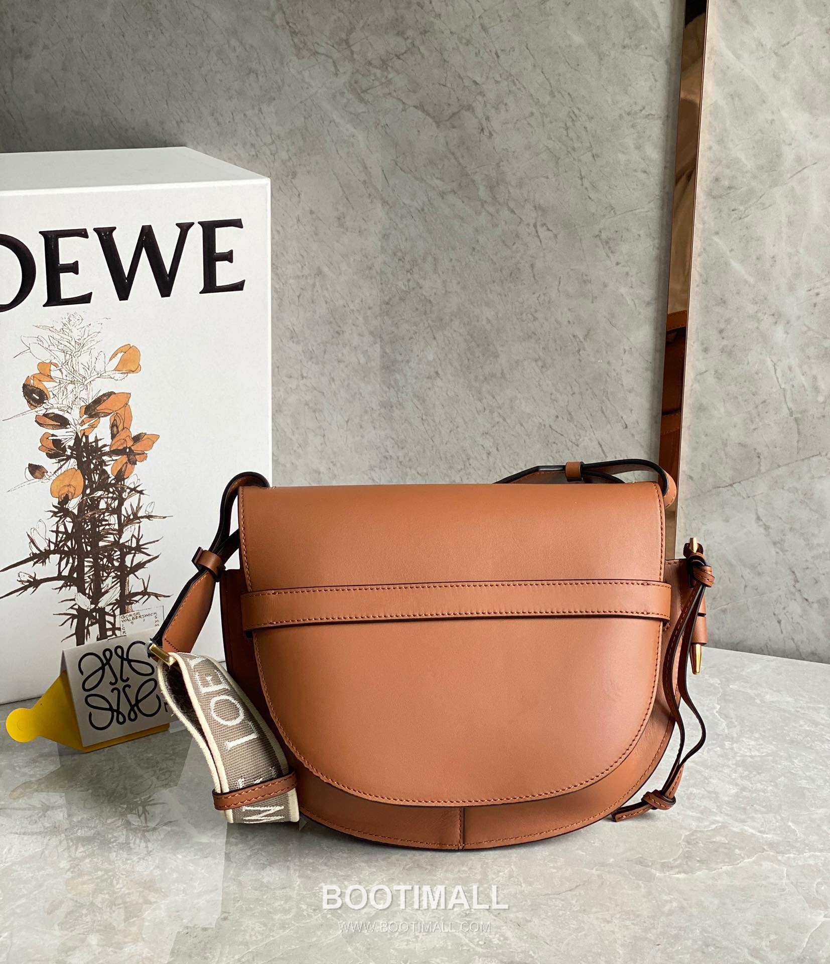 Loewe Gate Dual Calfskin Leather Embroidered Strap Shoulder Bag 10183 로에베 게이트 듀얼 카프스킨 자수 스트랩 숄더 크로스백 25cm 8