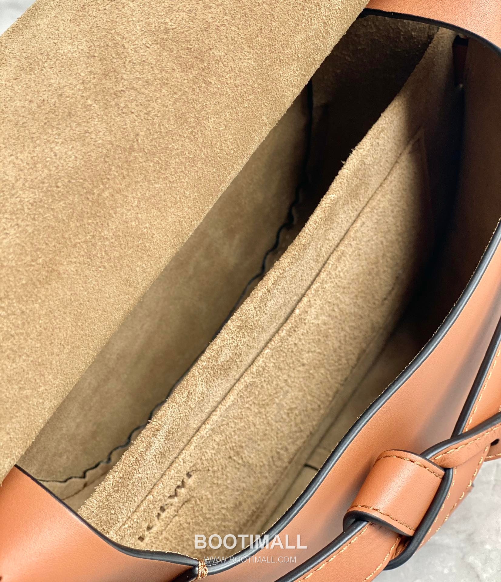 Loewe Gate Dual Calfskin Leather Embroidered Strap Shoulder Bag 10183 로에베 게이트 듀얼 카프스킨 자수 스트랩 숄더 크로스백 25cm 10