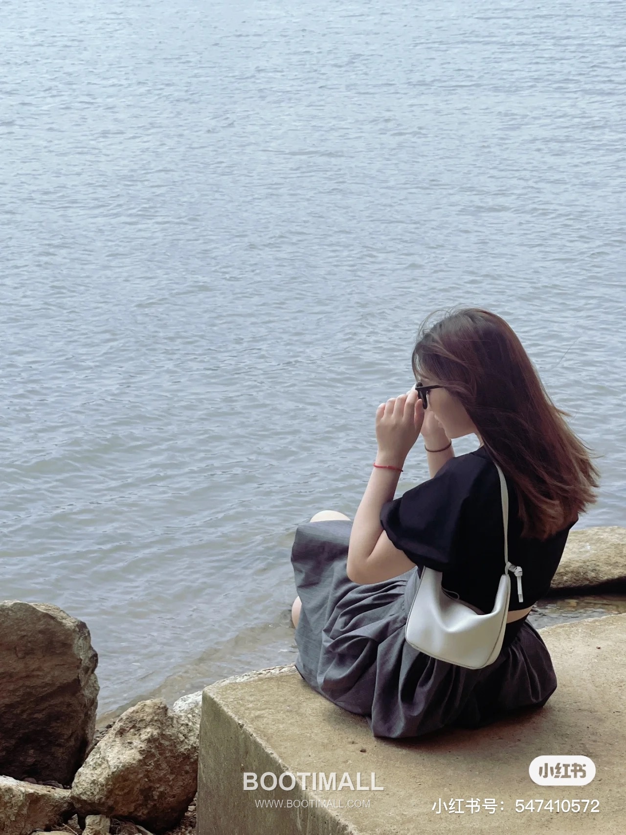 Loewe Hammock Calfskin Leather Hobo Shoulder Bag 263317 로에베 해먹 카프스킨 레더 호보 숄더 크로스백 28cm 5