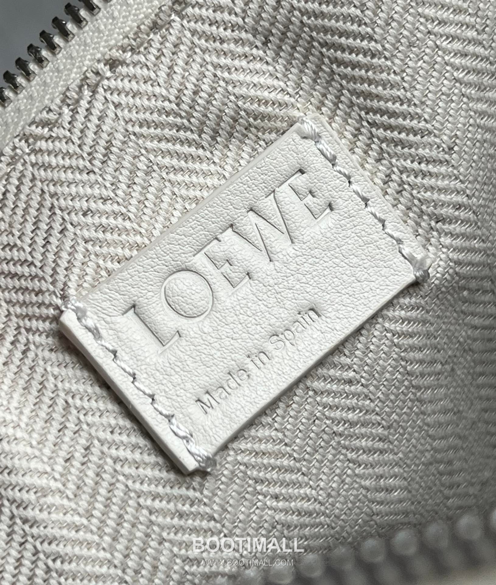 Loewe Hammock Calfskin Leather Hobo Shoulder Bag 263317 로에베 해먹 카프스킨 레더 호보 숄더 크로스백 28cm 17