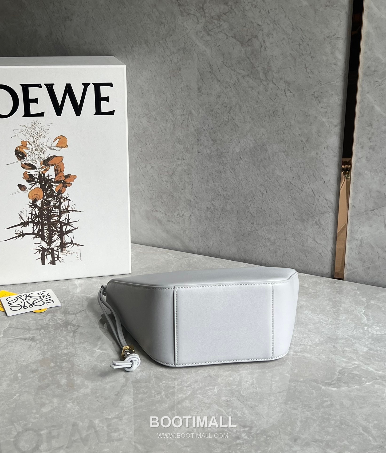 Loewe Hammock Calfskin Leather Hobo Shoulder Bag 263317 로에베 해먹 카프스킨 레더 호보 숄더 크로스백 28cm 6