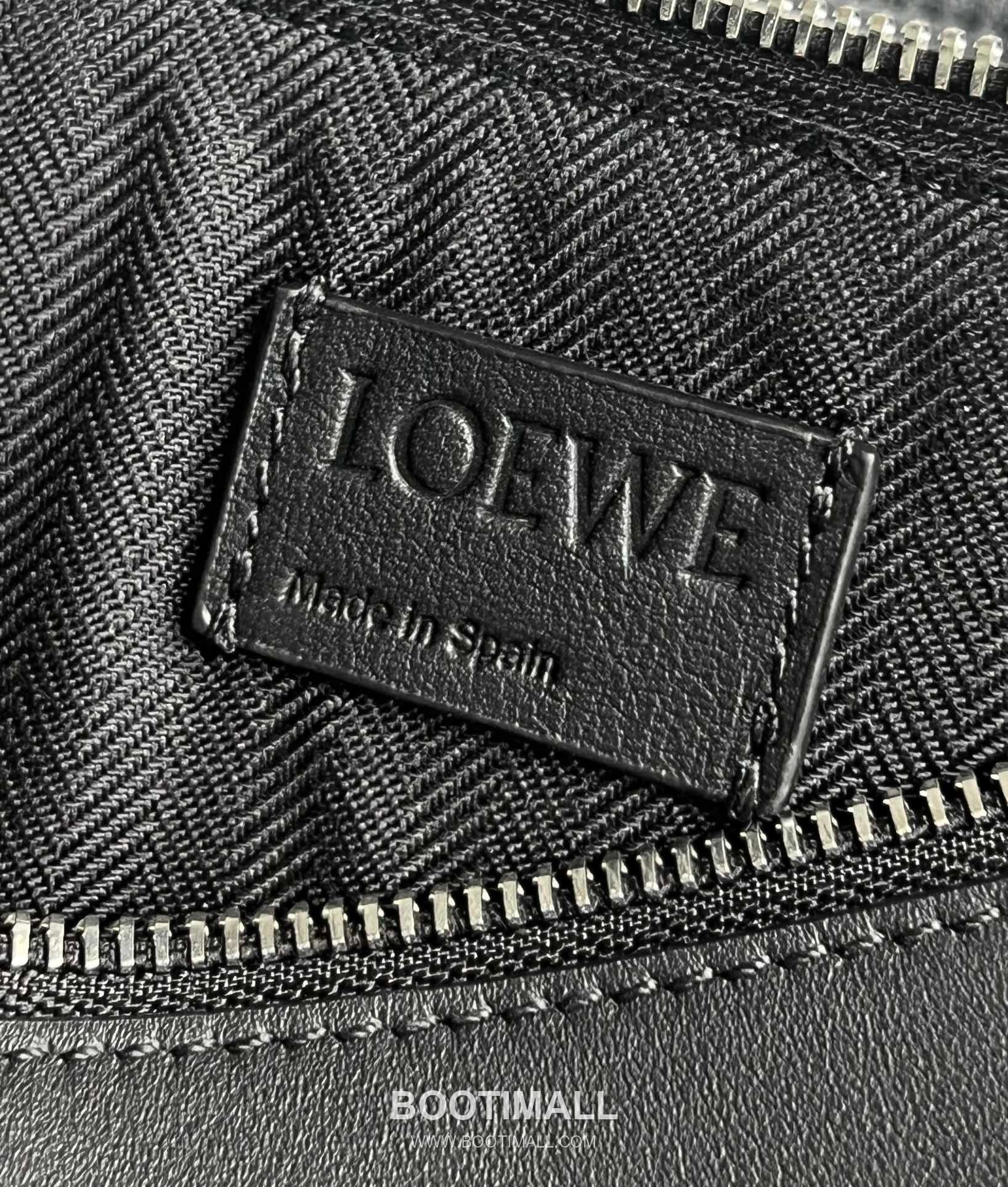 Loewe Hammock Calfskin Leather Hobo Shoulder Bag 263317 로에베 해먹 카프스킨 레더 호보 숄더 크로스백 28cm 9