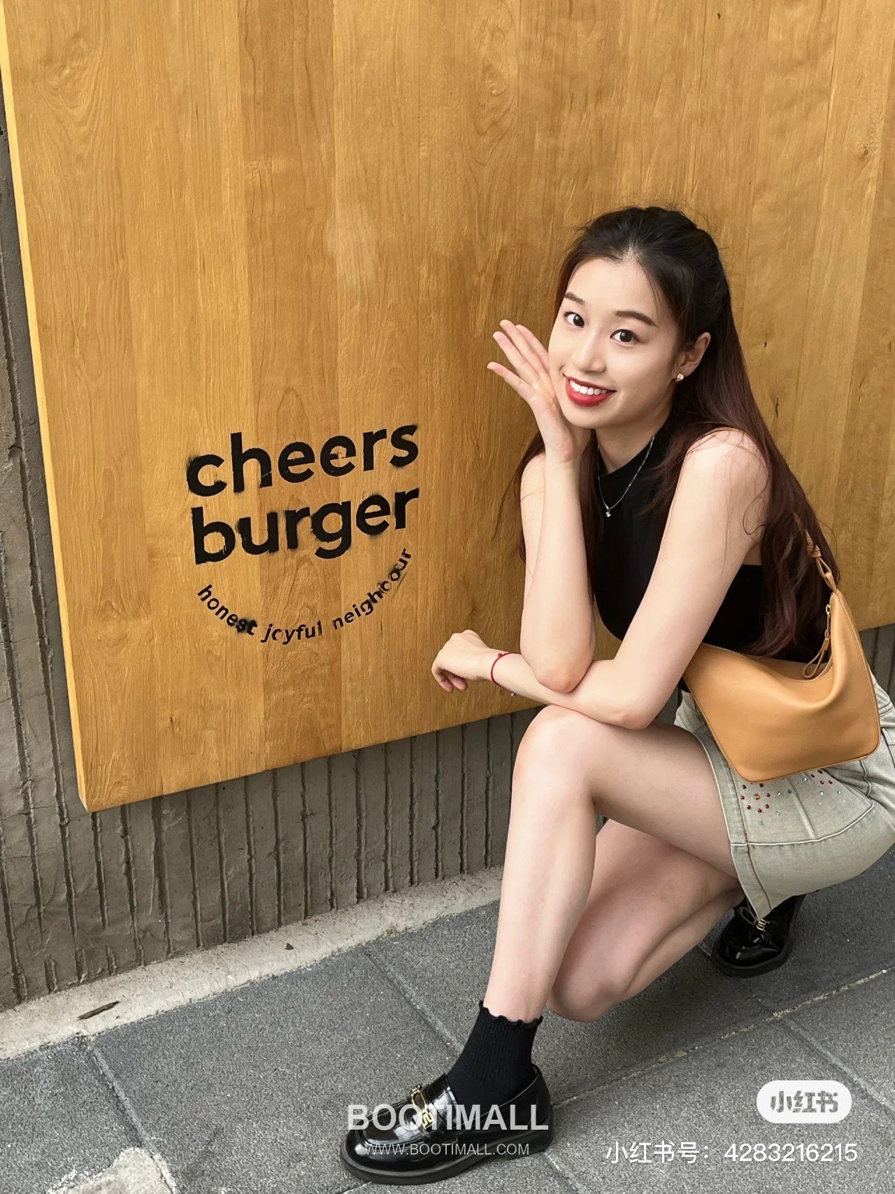 Loewe Hammock Calfskin Leather Hobo Shoulder Bag 263317 로에베 해먹 카프스킨 레더 호보 숄더 크로스백 28cm 1