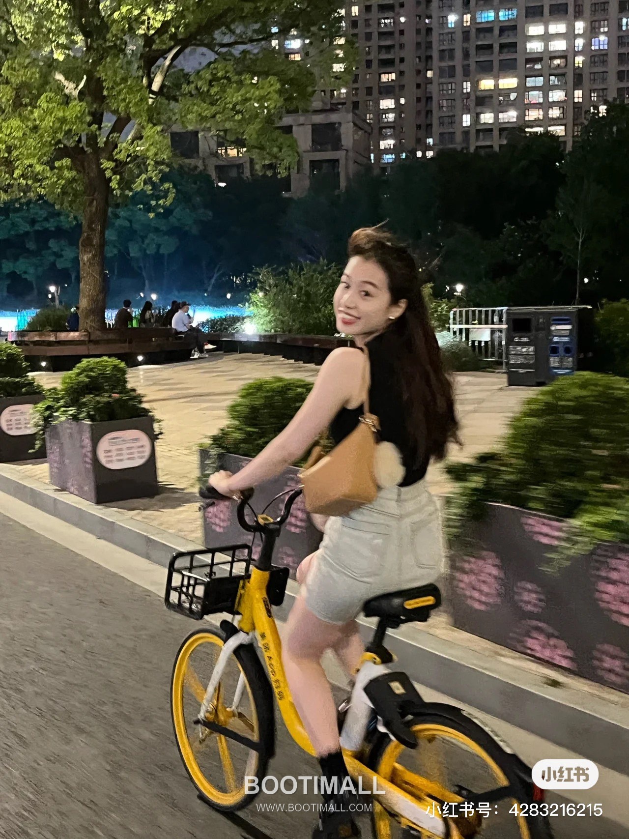 Loewe Hammock Calfskin Leather Hobo Shoulder Bag 263317 로에베 해먹 카프스킨 레더 호보 숄더 크로스백 28cm 2