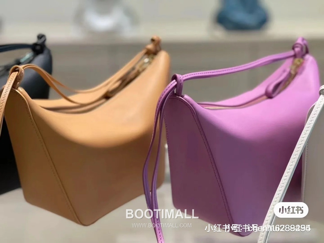 Loewe Hammock Calfskin Leather Hobo Shoulder Bag 263317 로에베 해먹 카프스킨 레더 호보 숄더 크로스백 28cm 3