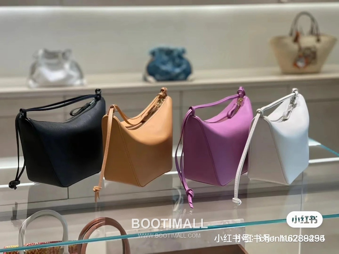 Loewe Hammock Calfskin Leather Hobo Shoulder Bag 263317 로에베 해먹 카프스킨 레더 호보 숄더 크로스백 28cm 5