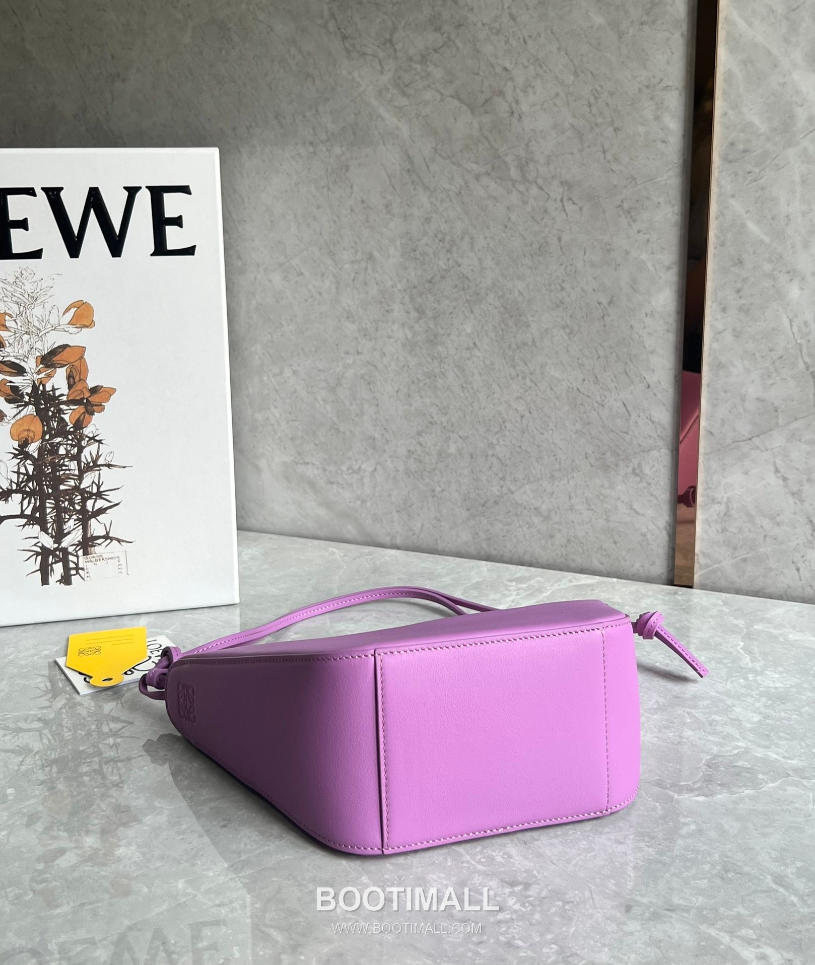 Loewe Hammock Calfskin Leather Hobo Shoulder Bag 263317 로에베 해먹 카프스킨 레더 호보 숄더 크로스백 28cm 13