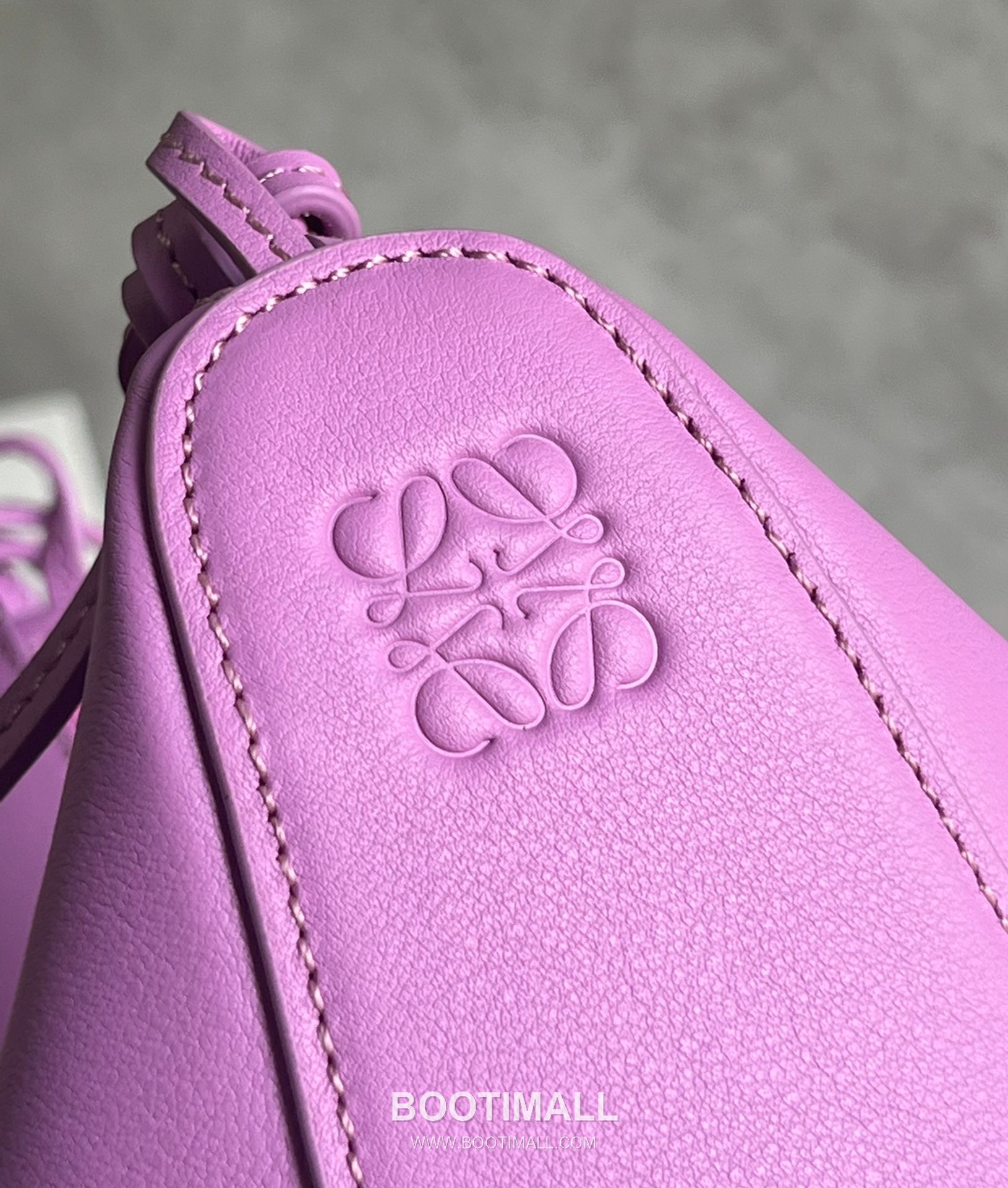 Loewe Hammock Calfskin Leather Hobo Shoulder Bag 263317 로에베 해먹 카프스킨 레더 호보 숄더 크로스백 28cm 15