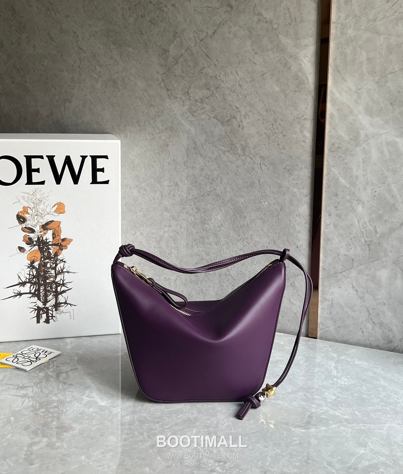 Loewe Hammock Calfskin Leather Hobo Shoulder Bag 263317 로에베 해먹 카프스킨 레더 호보 숄더 크로스백 28cm 8