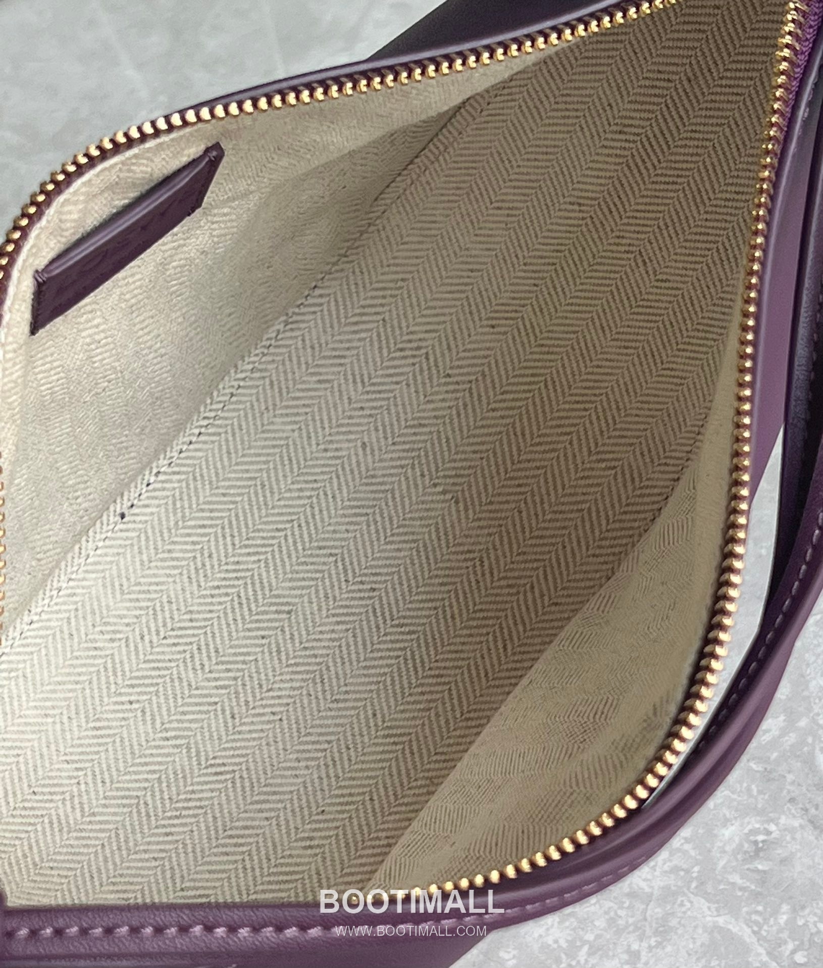 Loewe Hammock Calfskin Leather Hobo Shoulder Bag 263317 로에베 해먹 카프스킨 레더 호보 숄더 크로스백 28cm 14