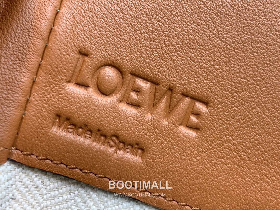 Loewe Mini Hammock Pebbled Calfskin Leather Drawstring Bag 10393 로에베 미니 해먹 페블드 카프스킨 드로스트링 숄더 크로스백 19cm 9