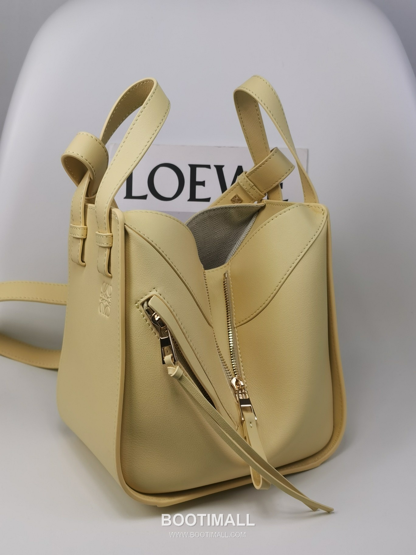 Loewe Hammock Compact Grained Calfskin Leather Shoulder Bag 8047 로에베 해먹 컴팩트 그레인 카프스킨 숄더 크로스백 20cm 5