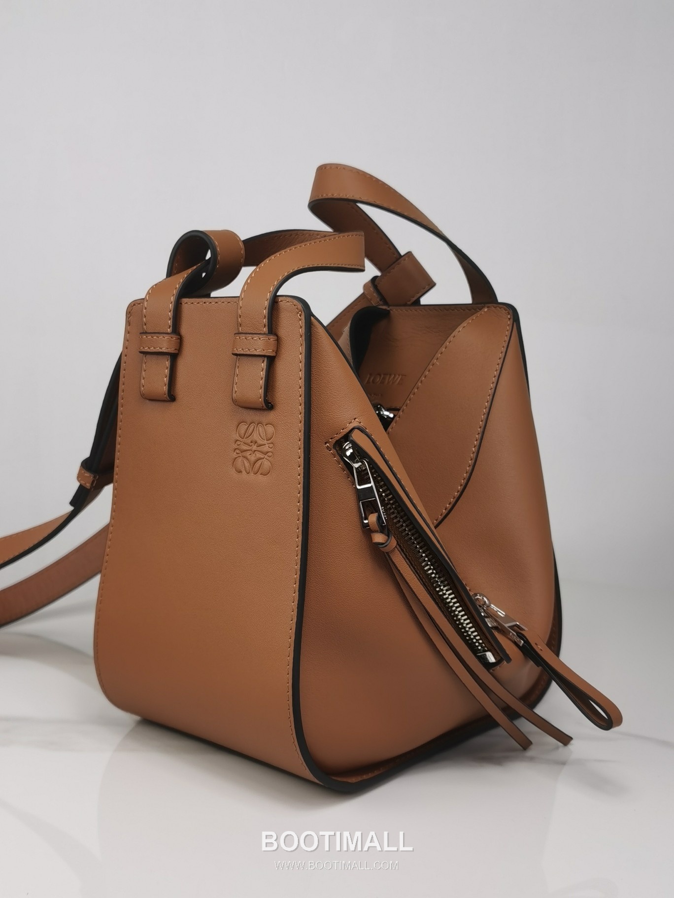 Loewe Hammock Compact Grained Calfskin Leather Shoulder Bag 8047 로에베 해먹 컴팩트 그레인 카프스킨 숄더 크로스백 20cm 5