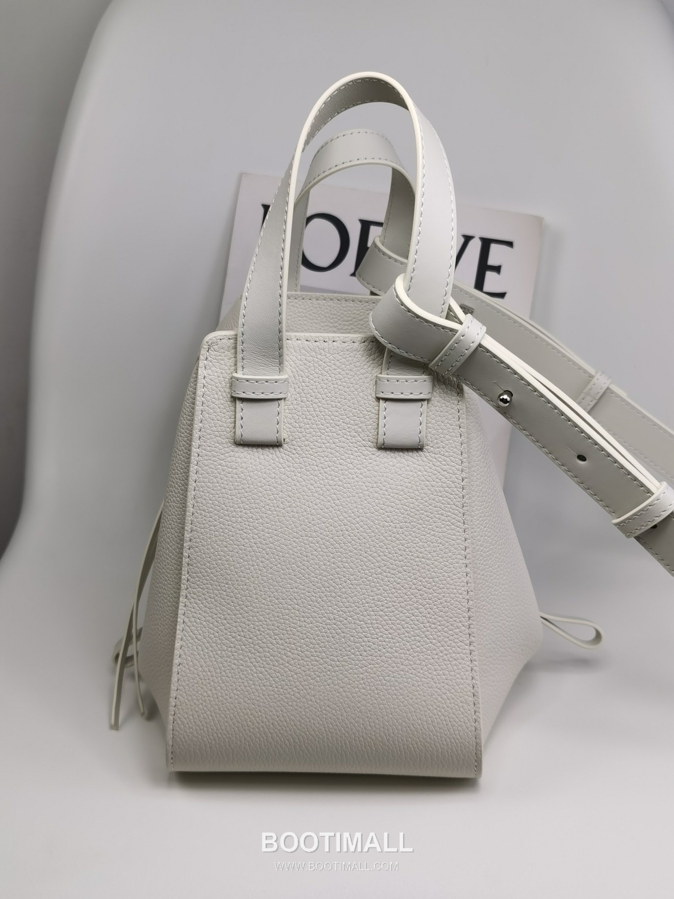Loewe Hammock Compact Grained Calfskin Leather Shoulder Bag 8047 로에베 해먹 컴팩트 그레인 카프스킨 숄더 크로스백 20cm 6