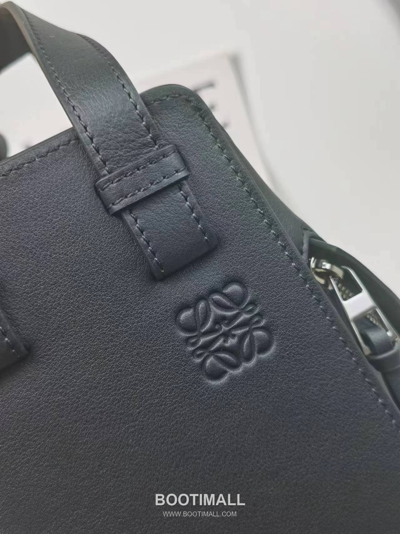 Loewe Hammock Compact Grained Calfskin Leather Shoulder Bag 8047 로에베 해먹 컴팩트 그레인 카프스킨 숄더 크로스백 20cm 6