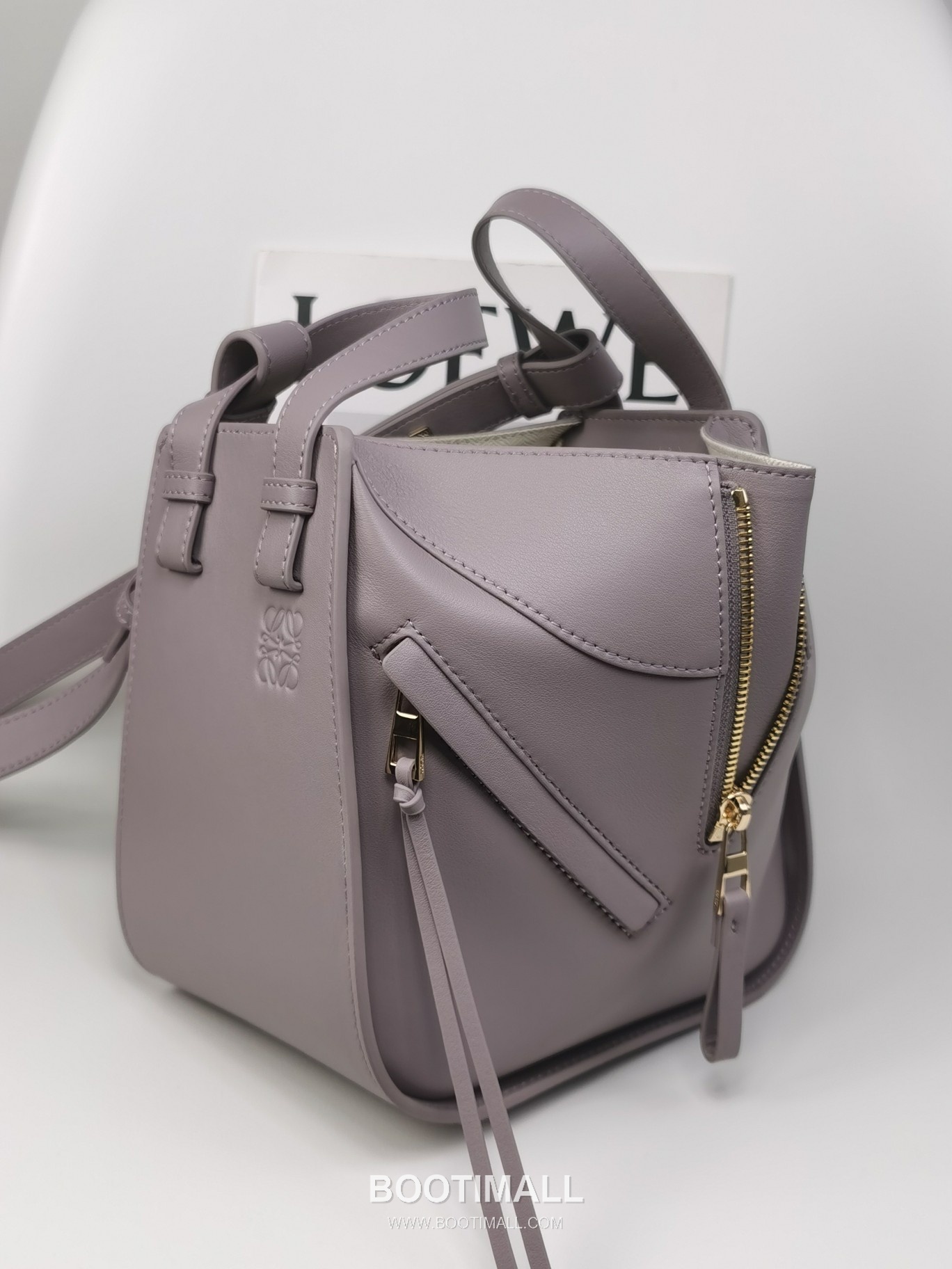 Loewe Hammock Compact Grained Calfskin Leather Shoulder Bag 8047 로에베 해먹 컴팩트 그레인 카프스킨 숄더 크로스백 20cm 4