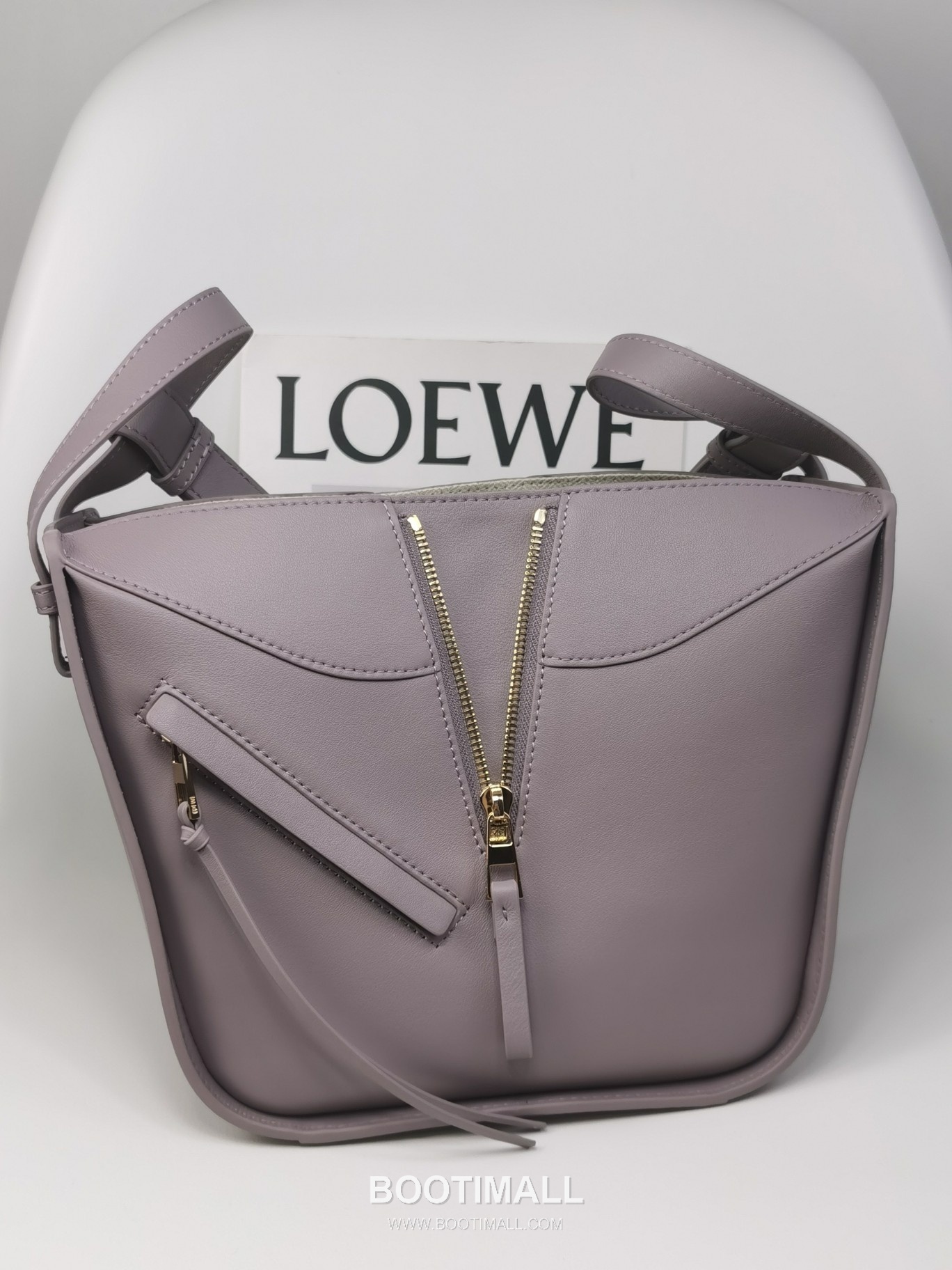Loewe Hammock Compact Grained Calfskin Leather Shoulder Bag 8047 로에베 해먹 컴팩트 그레인 카프스킨 숄더 크로스백 20cm 8