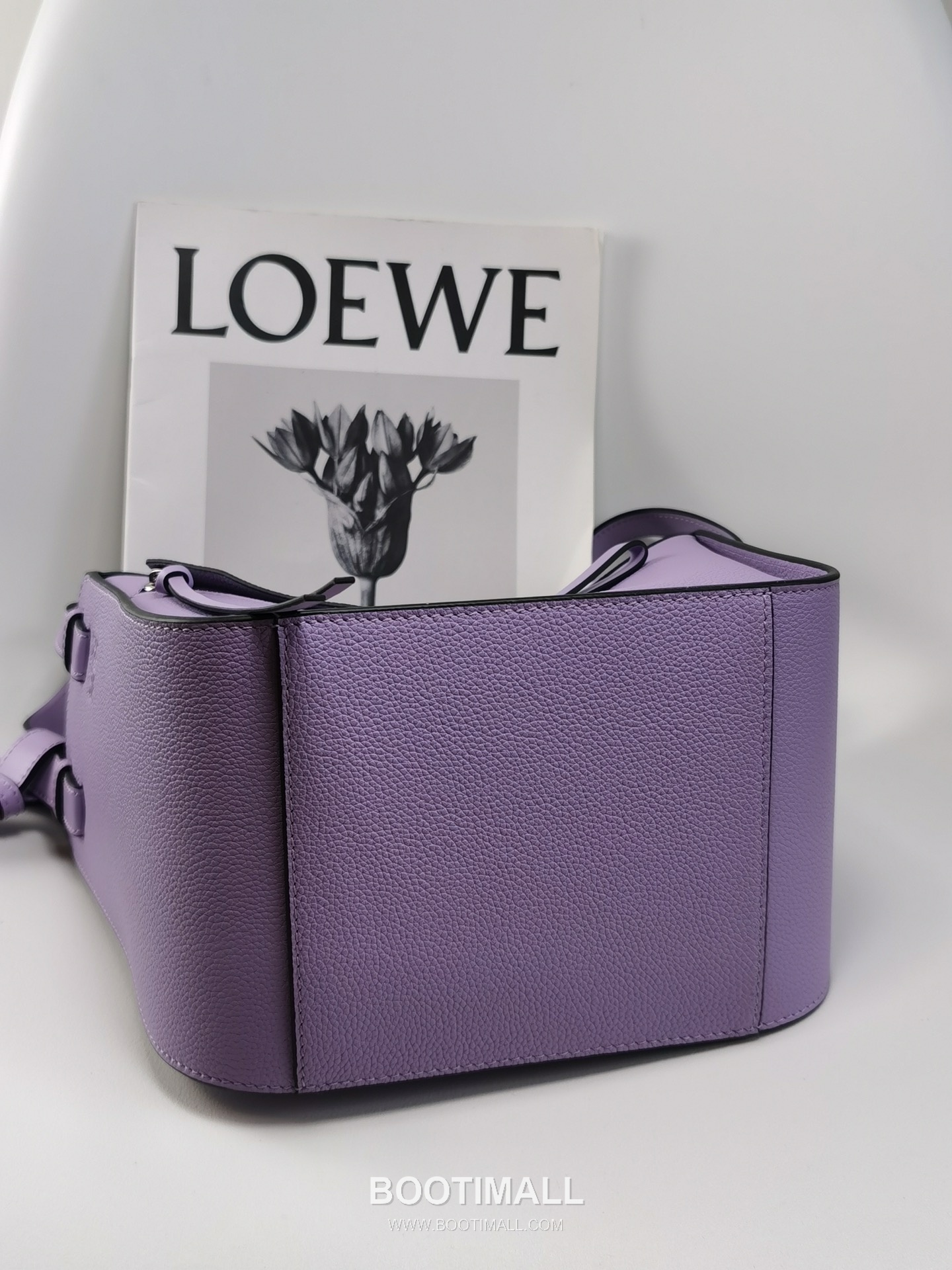 Loewe Hammock Compact Grained Calfskin Leather Shoulder Bag 8047 로에베 해먹 컴팩트 그레인 카프스킨 숄더 크로스백 20cm 7