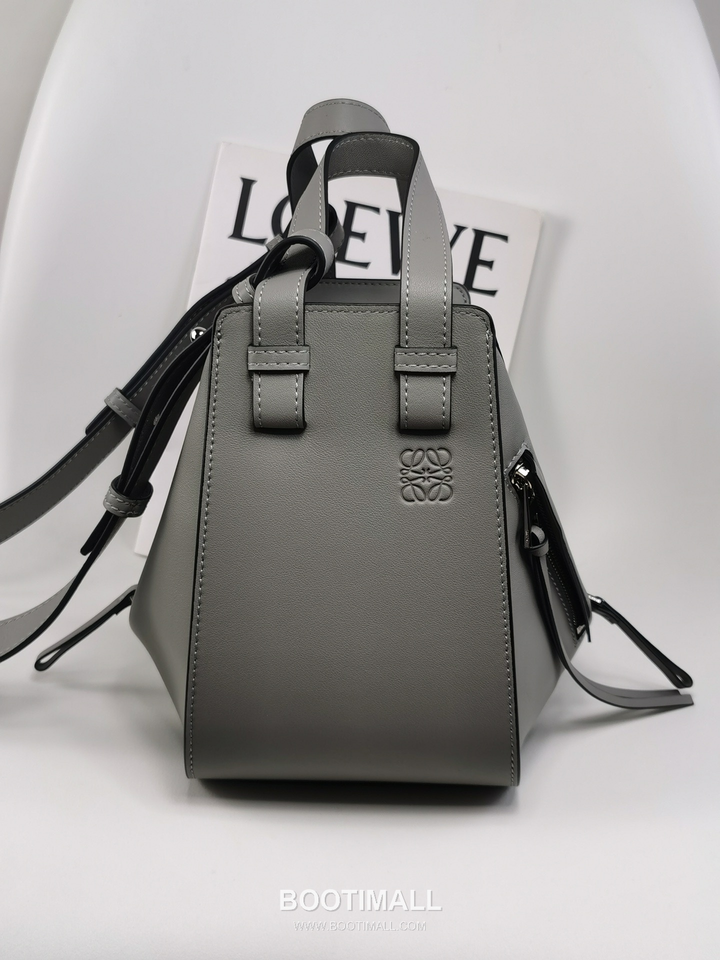 Loewe Hammock Compact Grained Calfskin Leather Shoulder Bag 8047 로에베 해먹 컴팩트 그레인 카프스킨 숄더 크로스백 20cm 1