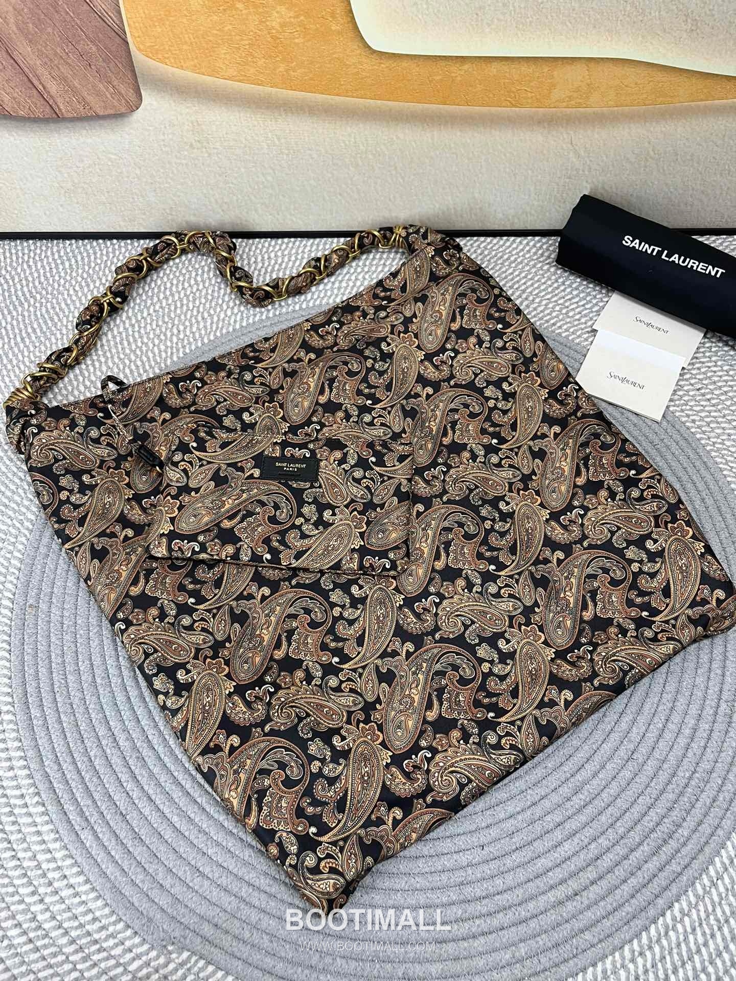 Saint Laurent Le Cassandre Paisley Print Satin Tote Bag 834750 생로랑 르 카산드르 페이즐리 프린트 새틴 토트백 47cm 12